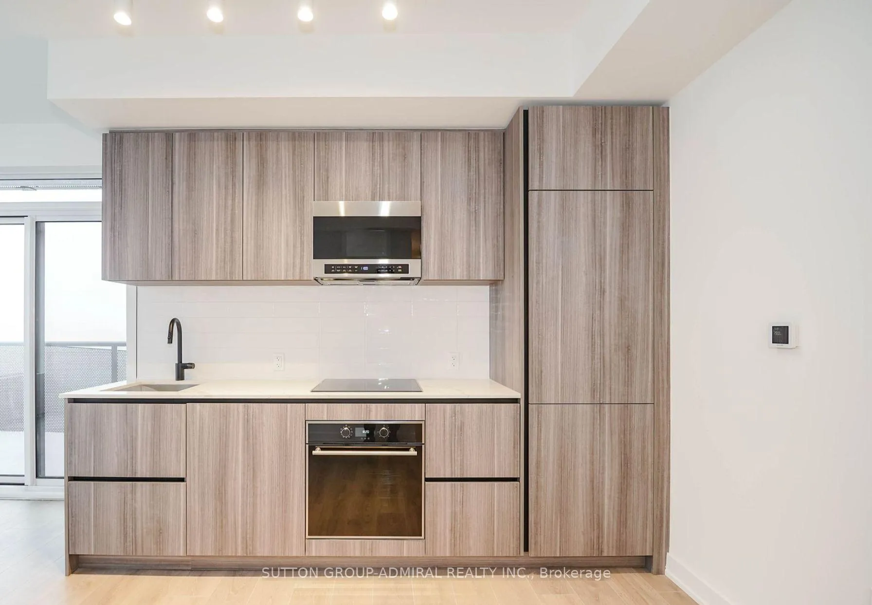 Photo 5 of Unit 3211, 117 broadway Avenue, Toronto, Mount Pleasant West — HOMEH