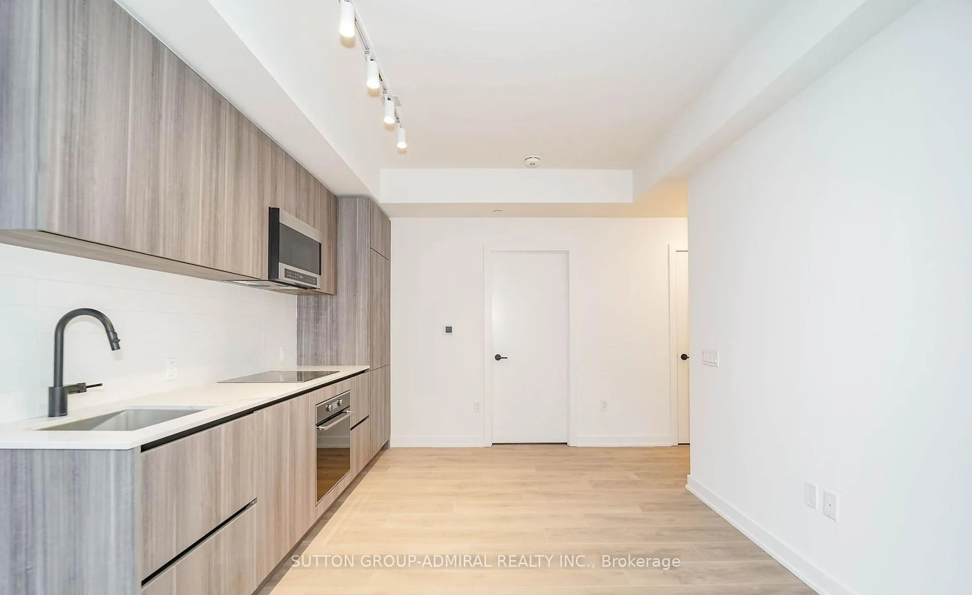Photo 6 of Unit 3211, 117 broadway Avenue, Toronto, Mount Pleasant West — HOMEH