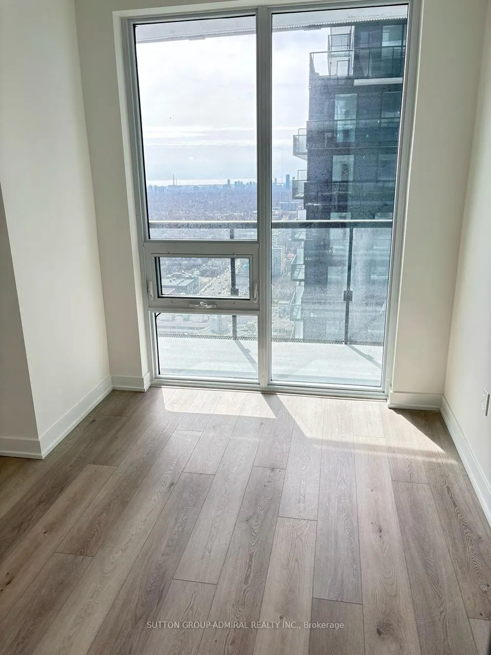 Photo 9 of Unit 3211, 117 broadway Avenue, Toronto, Mount Pleasant West — HOMEH