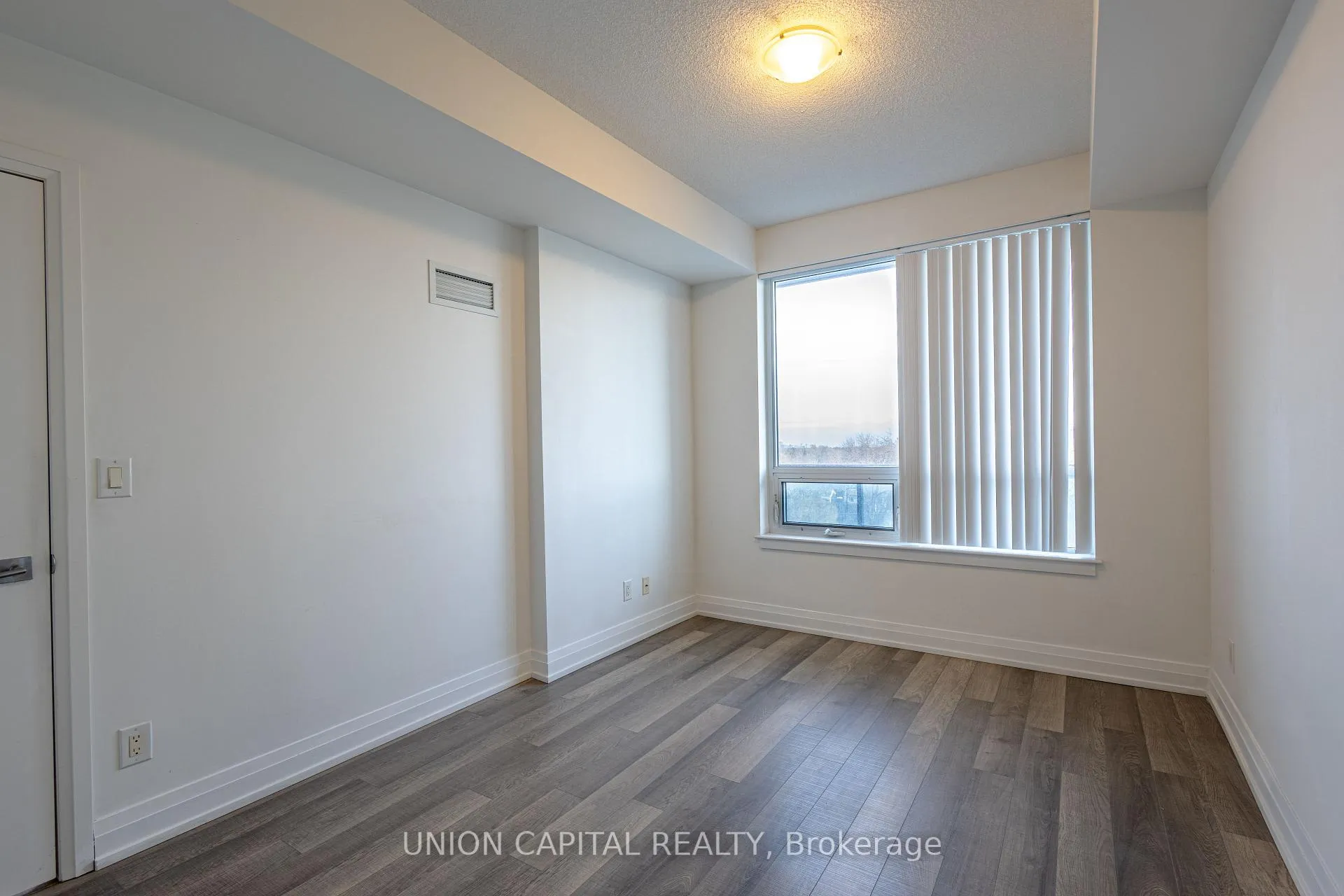 Photo 11 of Unit 627, 7165 Yonge Street, Markham, Thornhill — HOMEH