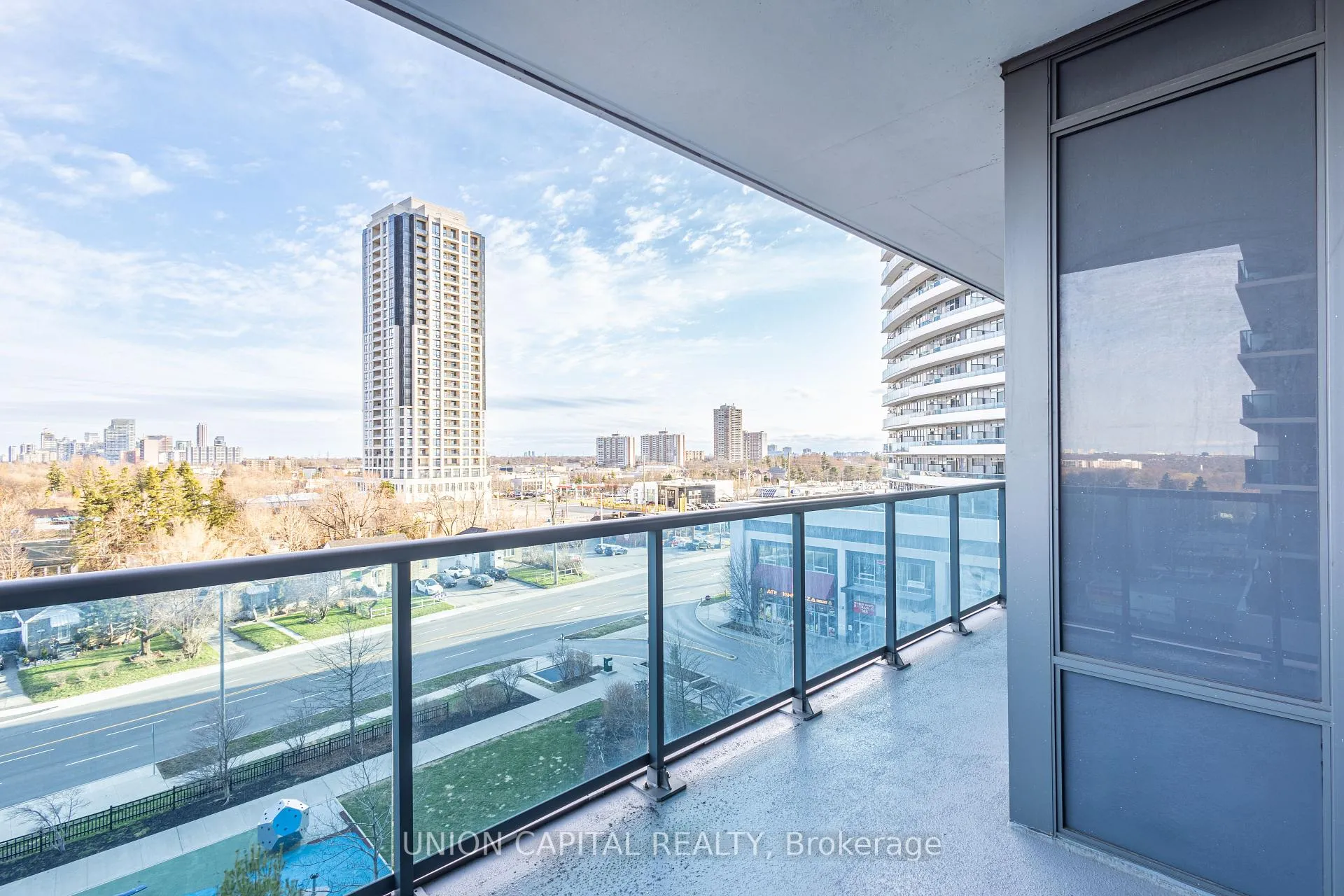 Photo 17 of Unit 627, 7165 Yonge Street, Markham, Thornhill — HOMEH