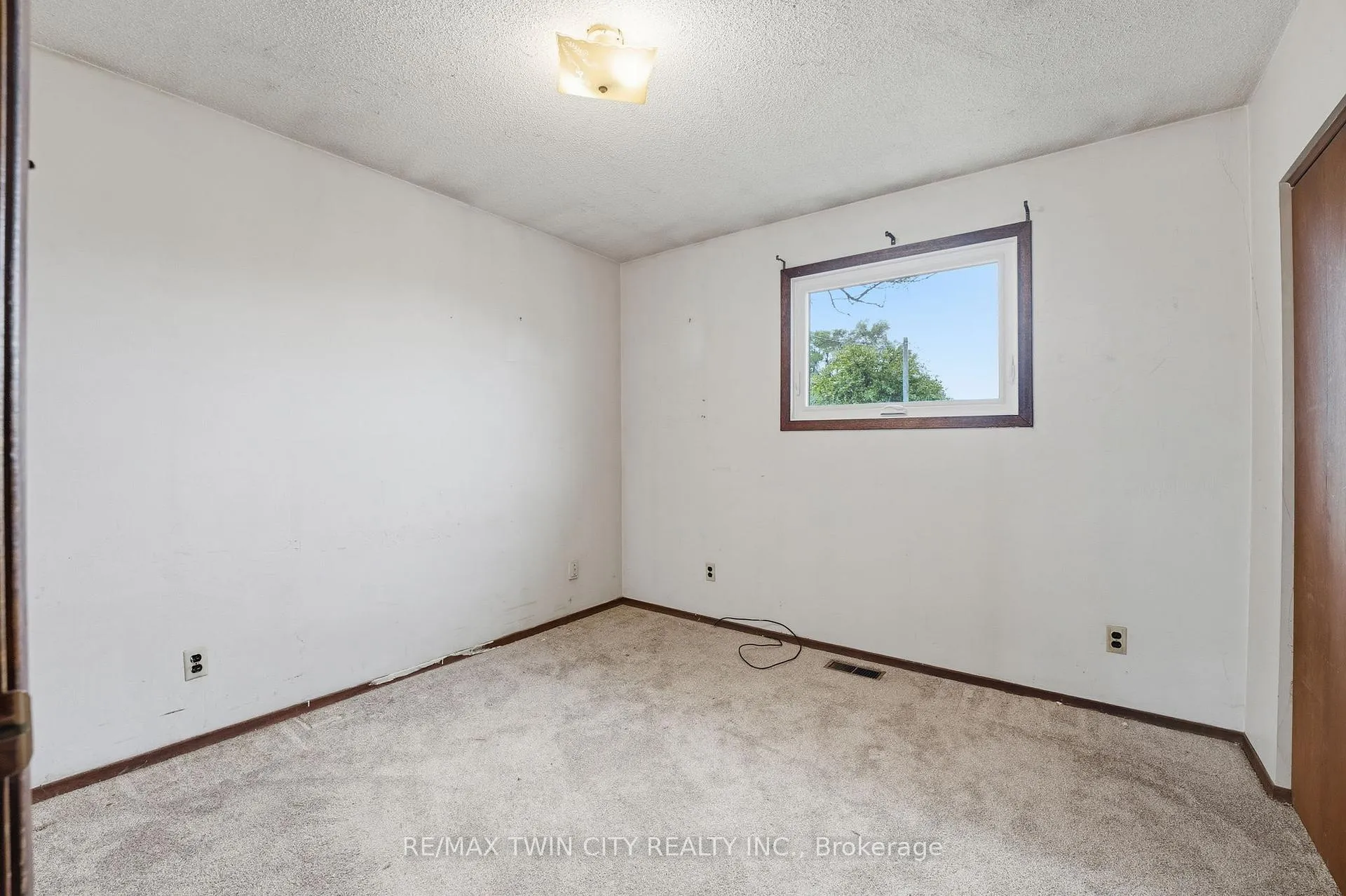 Photo 14 of 2091 Concession 6 Road W, Hamilton, Rural Flamborough — HOMEH