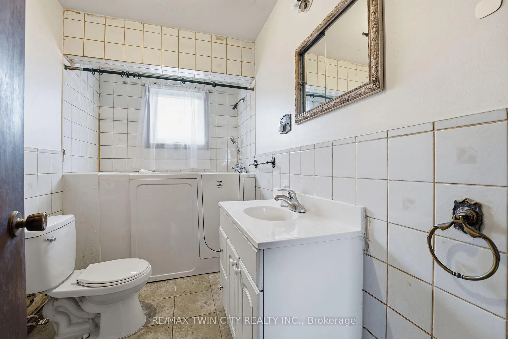 Photo 15 of 2091 Concession 6 Road W, Hamilton, Rural Flamborough — HOMEH
