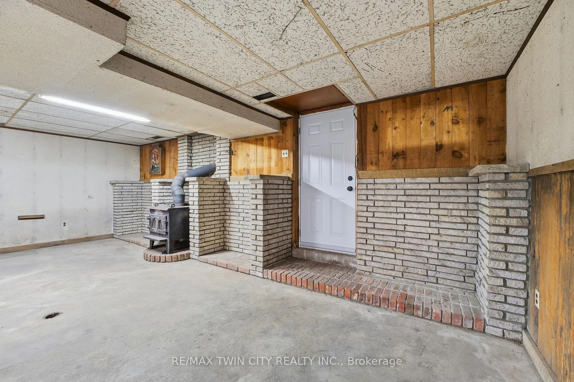 Photo 18 of 2091 Concession 6 Road W, Hamilton, Rural Flamborough — HOMEH