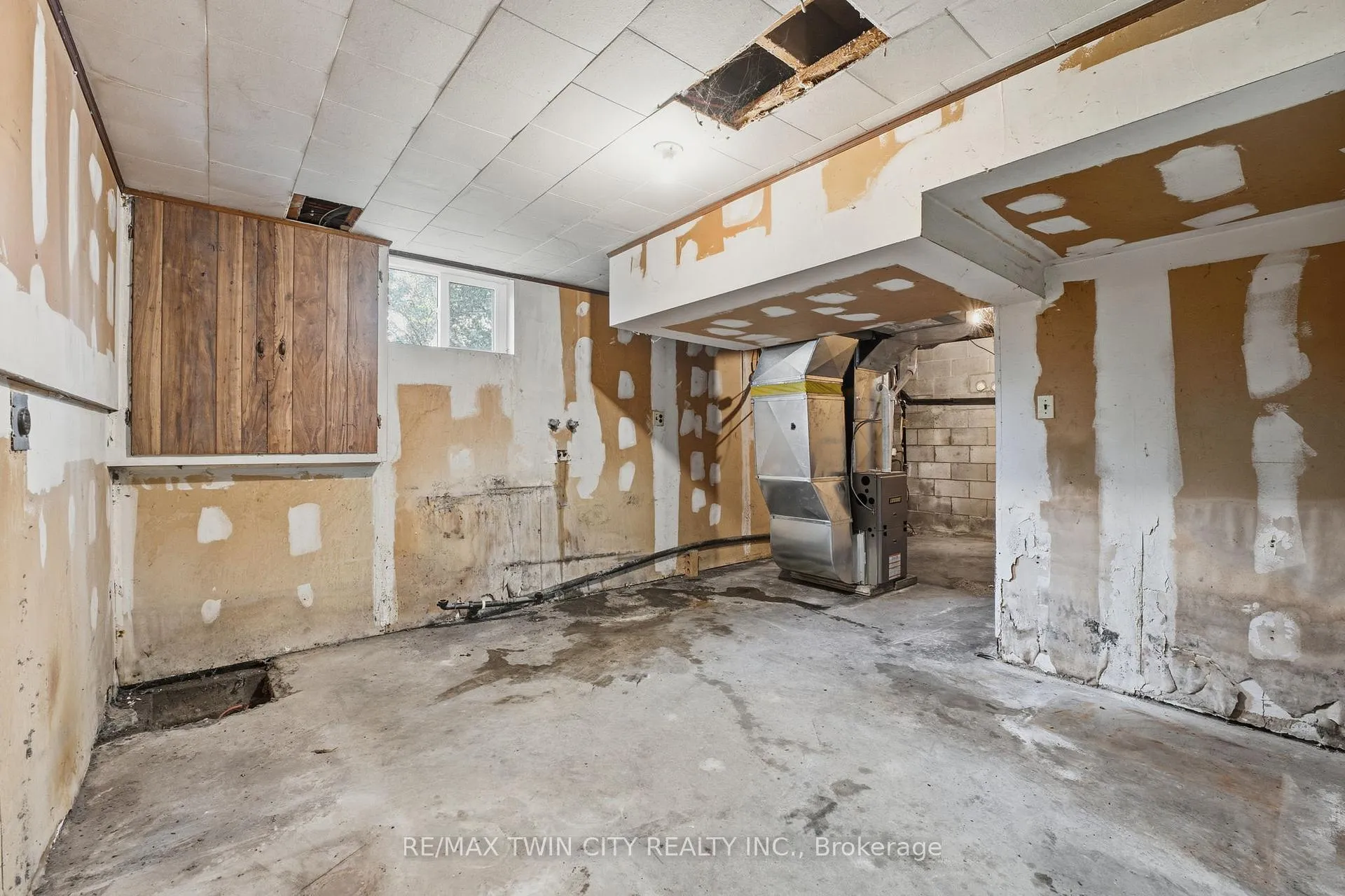 Photo 22 of 2091 Concession 6 Road W, Hamilton, Rural Flamborough — HOMEH