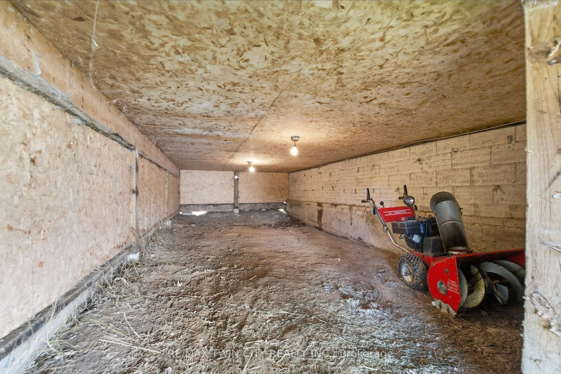 Photo 30 of 2091 Concession 6 Road W, Hamilton, Rural Flamborough — HOMEH