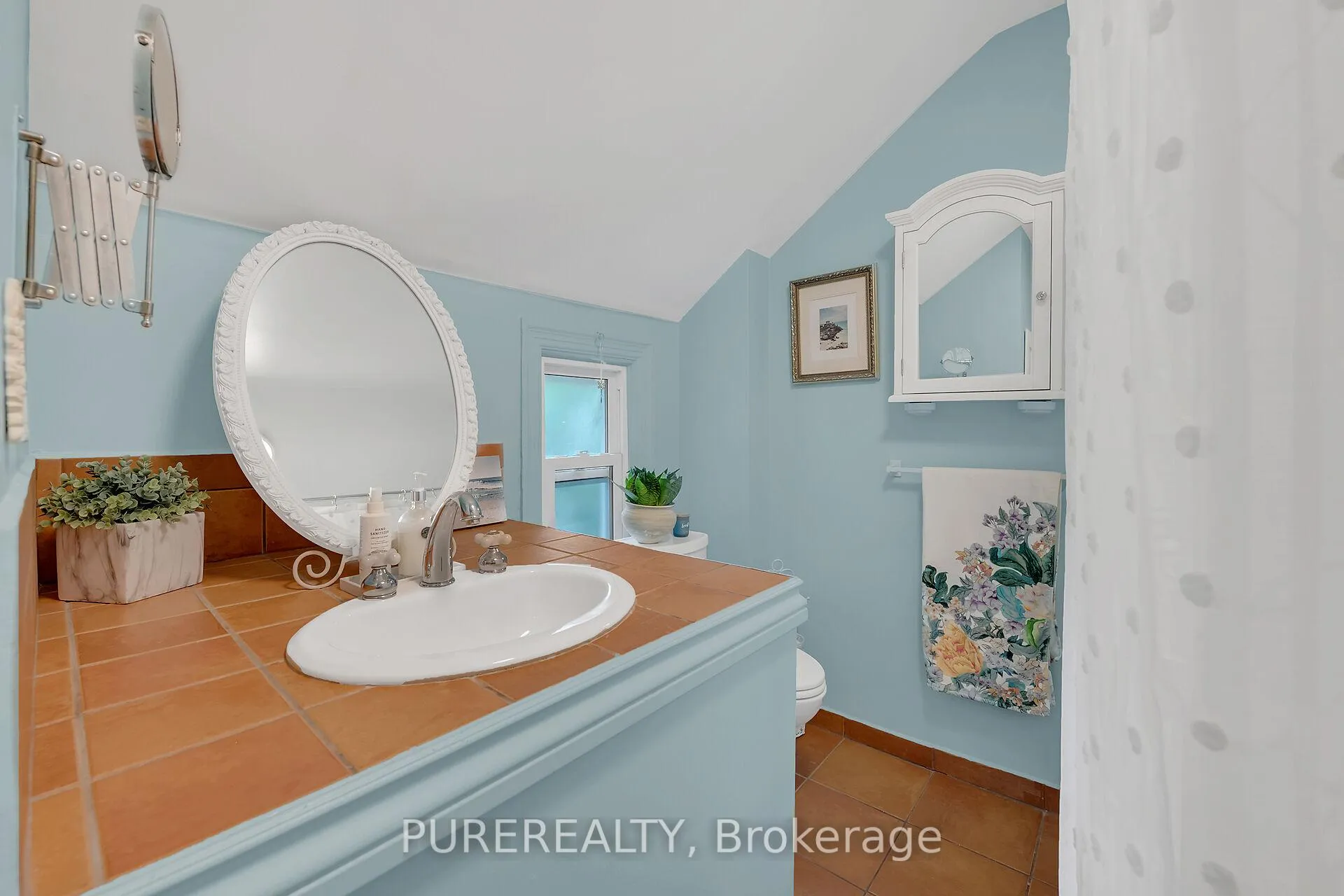 Photo 18 of 91 Pearl Street S, Hamilton, Kirkendall — HOMEH