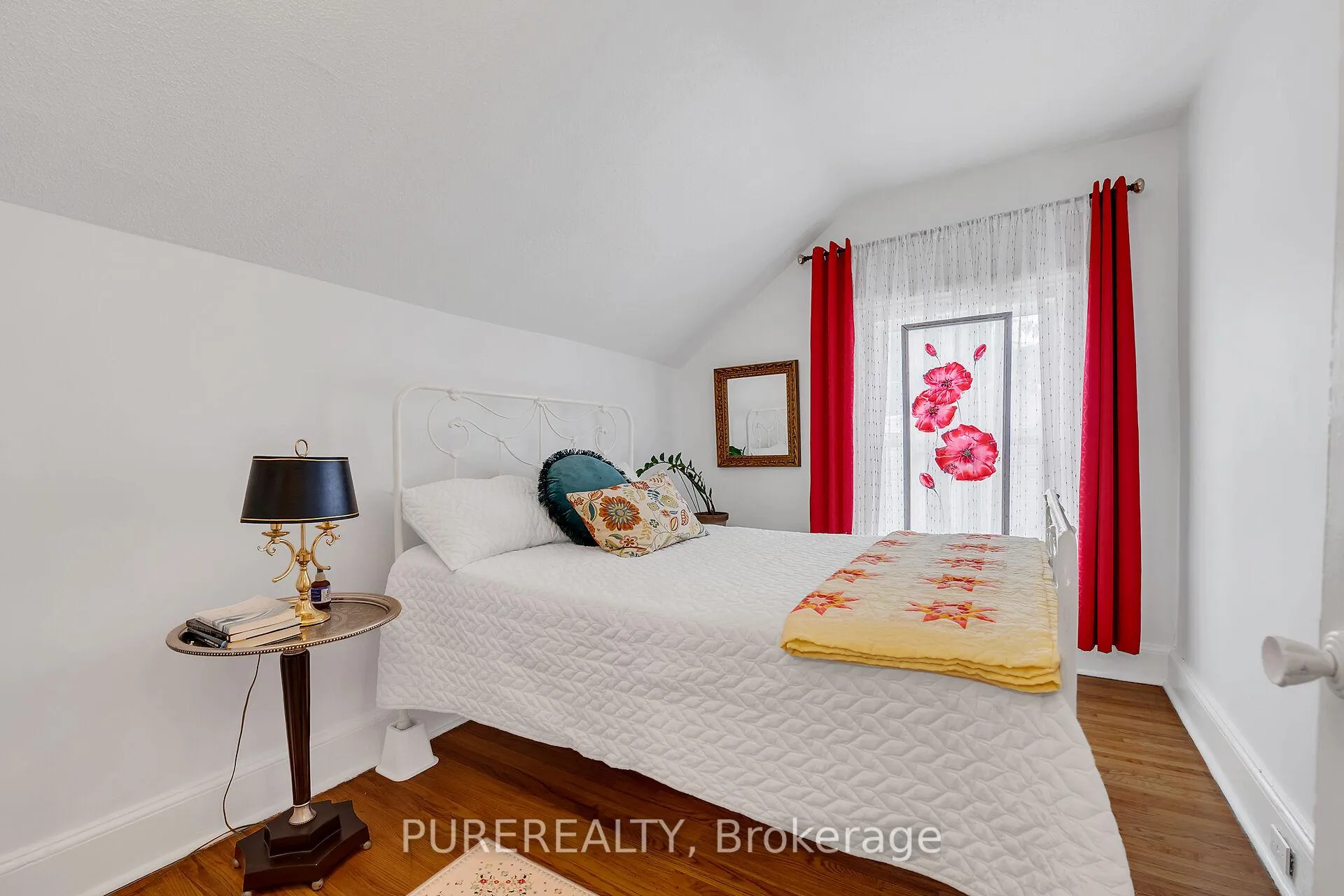 Photo 19 of 91 Pearl Street S, Hamilton, Kirkendall — HOMEH