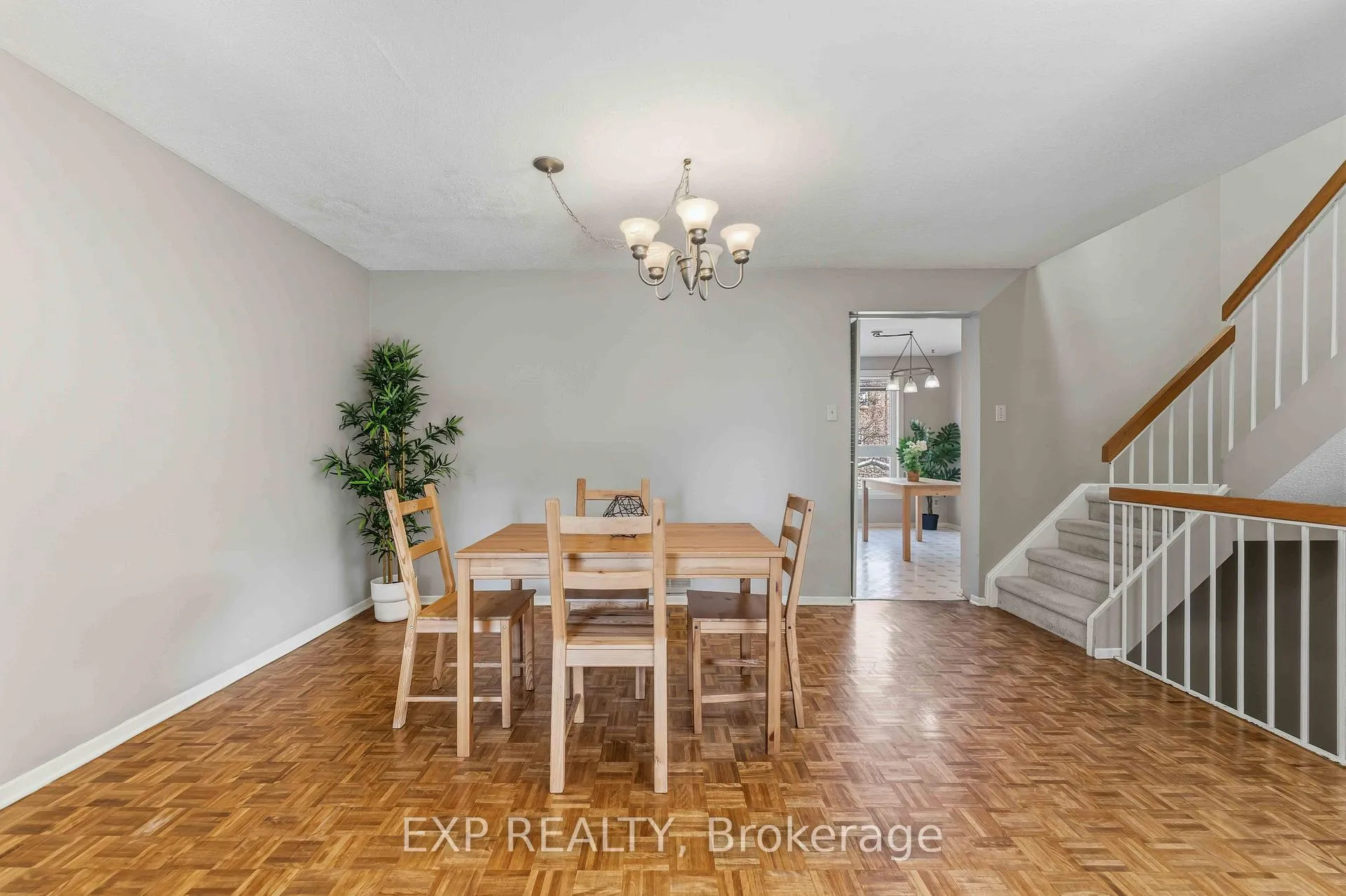 Photo 12 of Unit E, 1 Crestlea Crescent E, Ottawa, Tanglewood — HOMEH