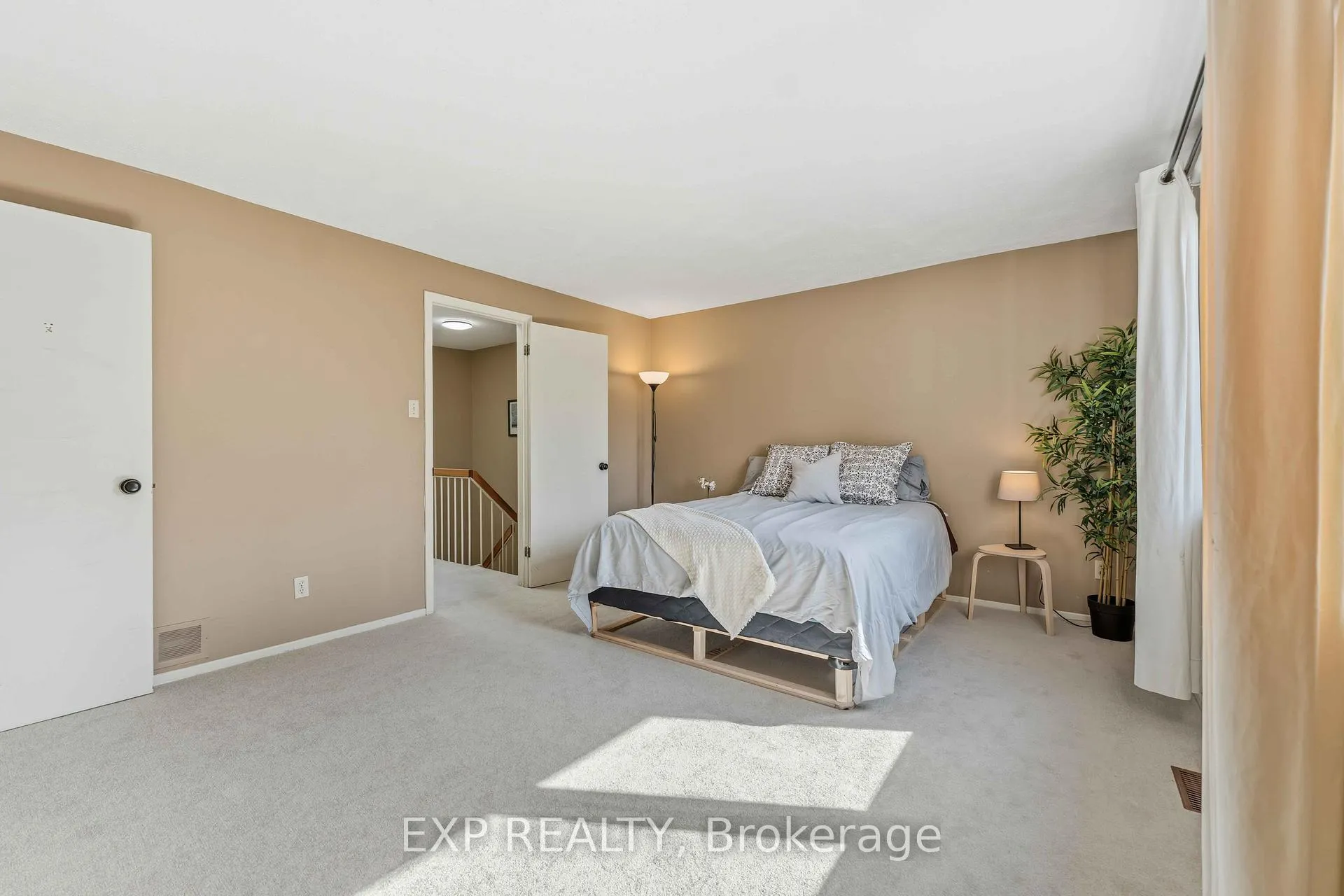 Photo 21 of Unit E, 1 Crestlea Crescent E, Ottawa, Tanglewood — HOMEH