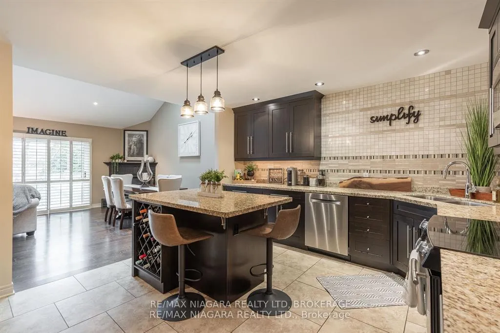 Photo 3 of Unit 9, 7 Gibson Place, St. Catharines, Downtown — HOMEH