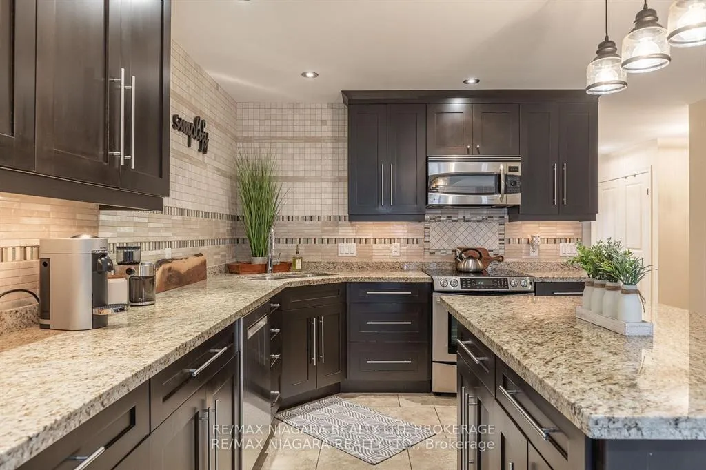 Photo 5 of Unit 9, 7 Gibson Place, St. Catharines, Downtown — HOMEH