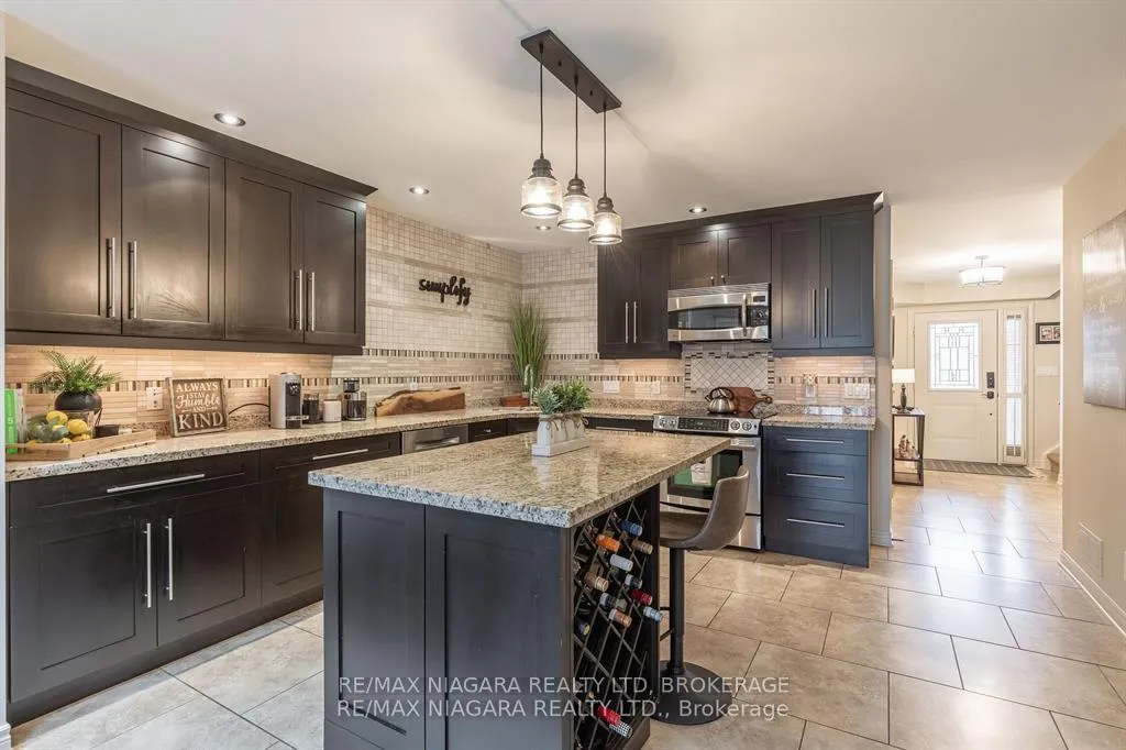 Photo 13 of Unit 9, 7 Gibson Place, St. Catharines, Downtown — HOMEH