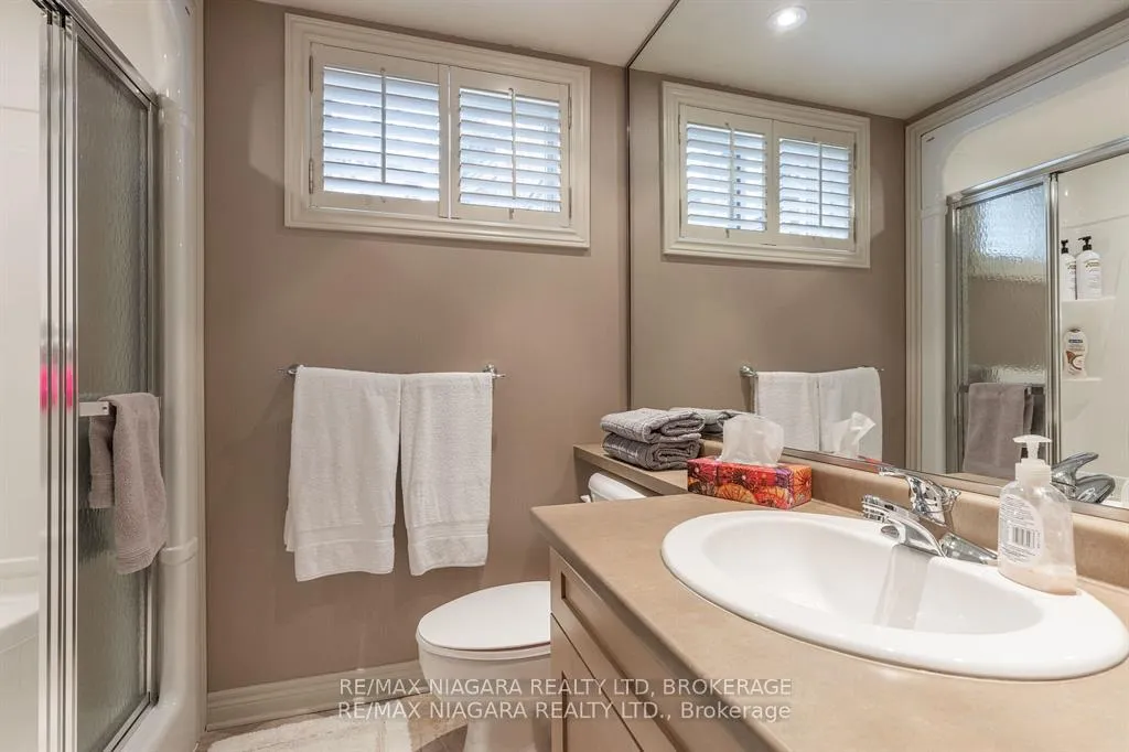 Photo 33 of Unit 9, 7 Gibson Place, St. Catharines, Downtown — HOMEH