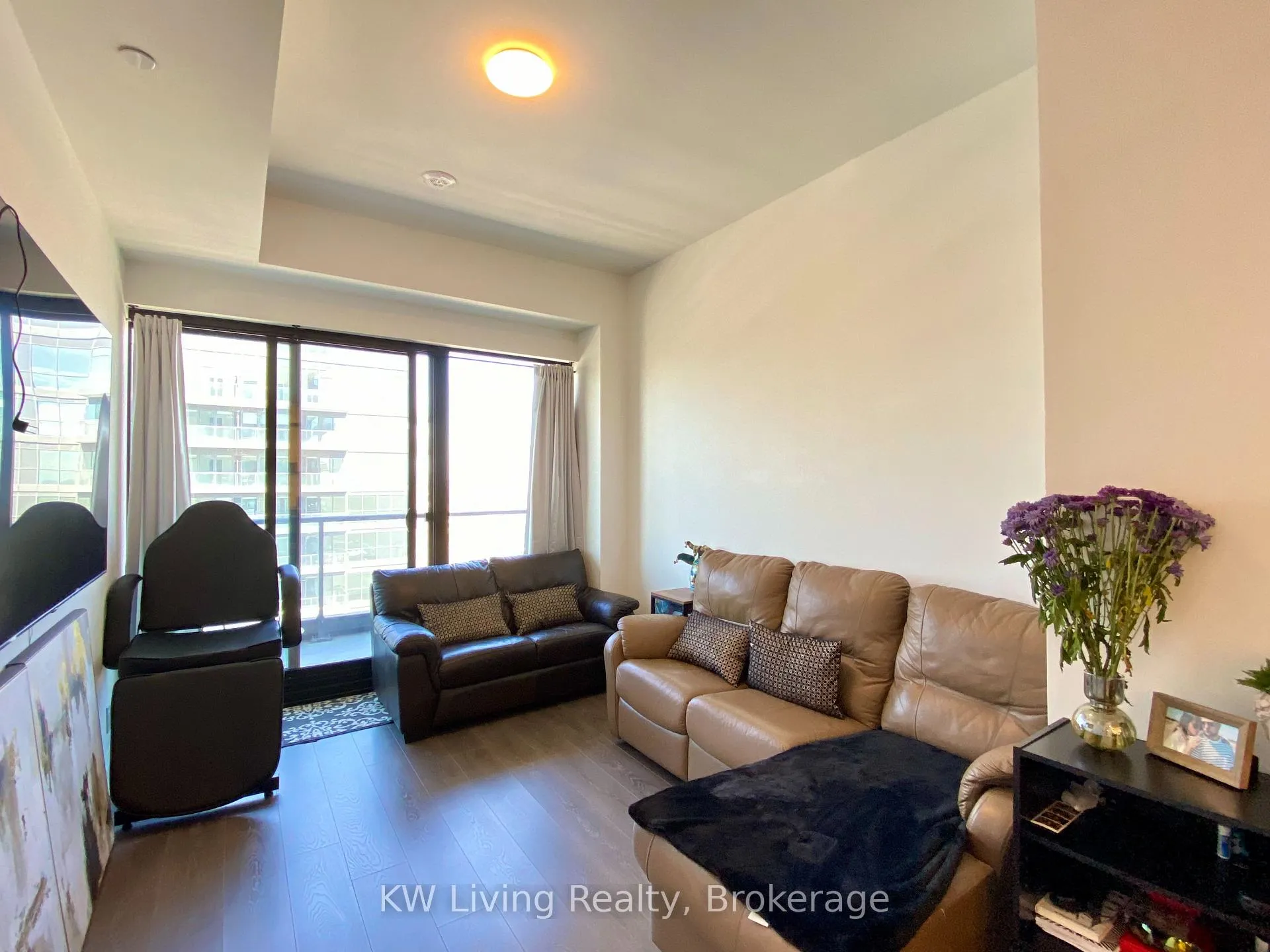 Photo 10 of Unit 1507, 33 Frederic Todd Way, Toronto, Thorncliffe Park — HOMEH