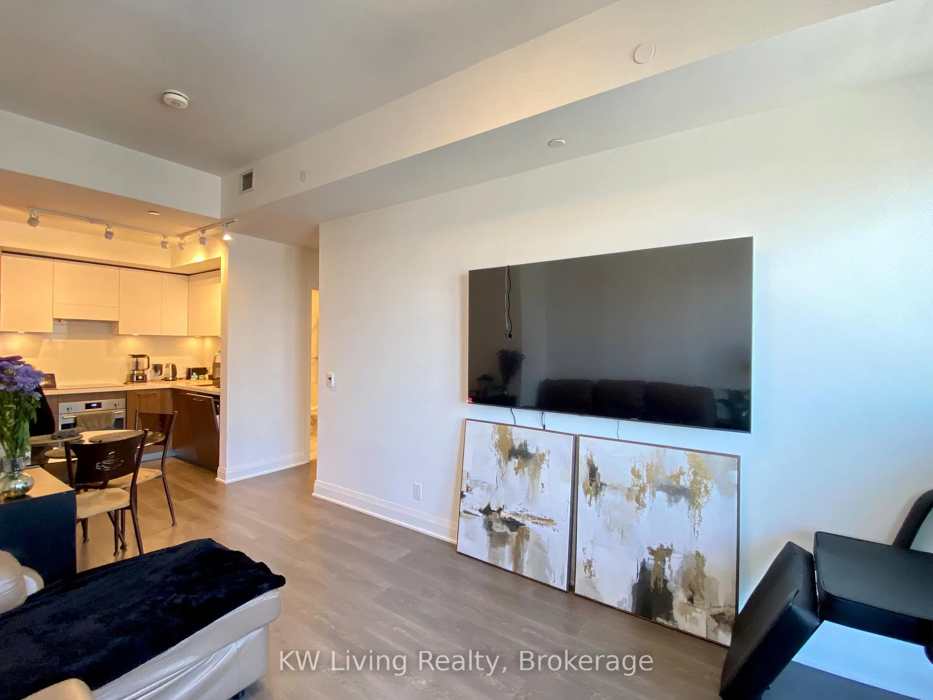 Photo 13 of Unit 1507, 33 Frederic Todd Way, Toronto, Thorncliffe Park — HOMEH