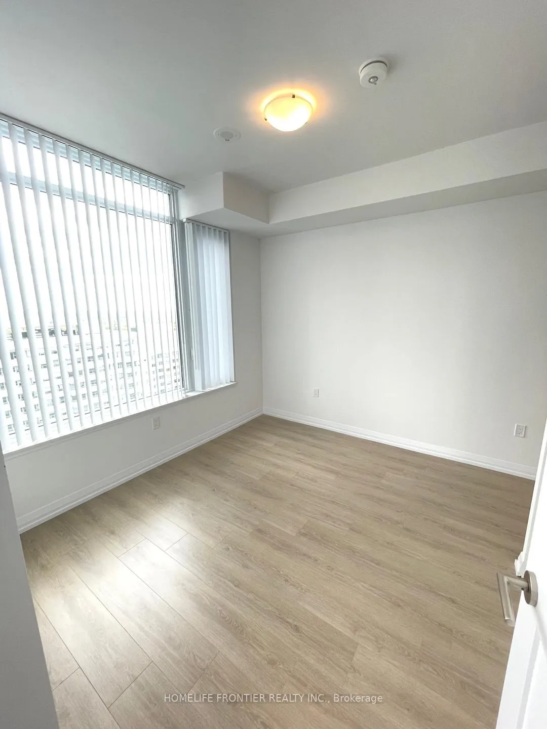 Photo 4 of Unit 3119, 50 Dunfield Avenue, Toronto, Mount Pleasant West — HOMEH