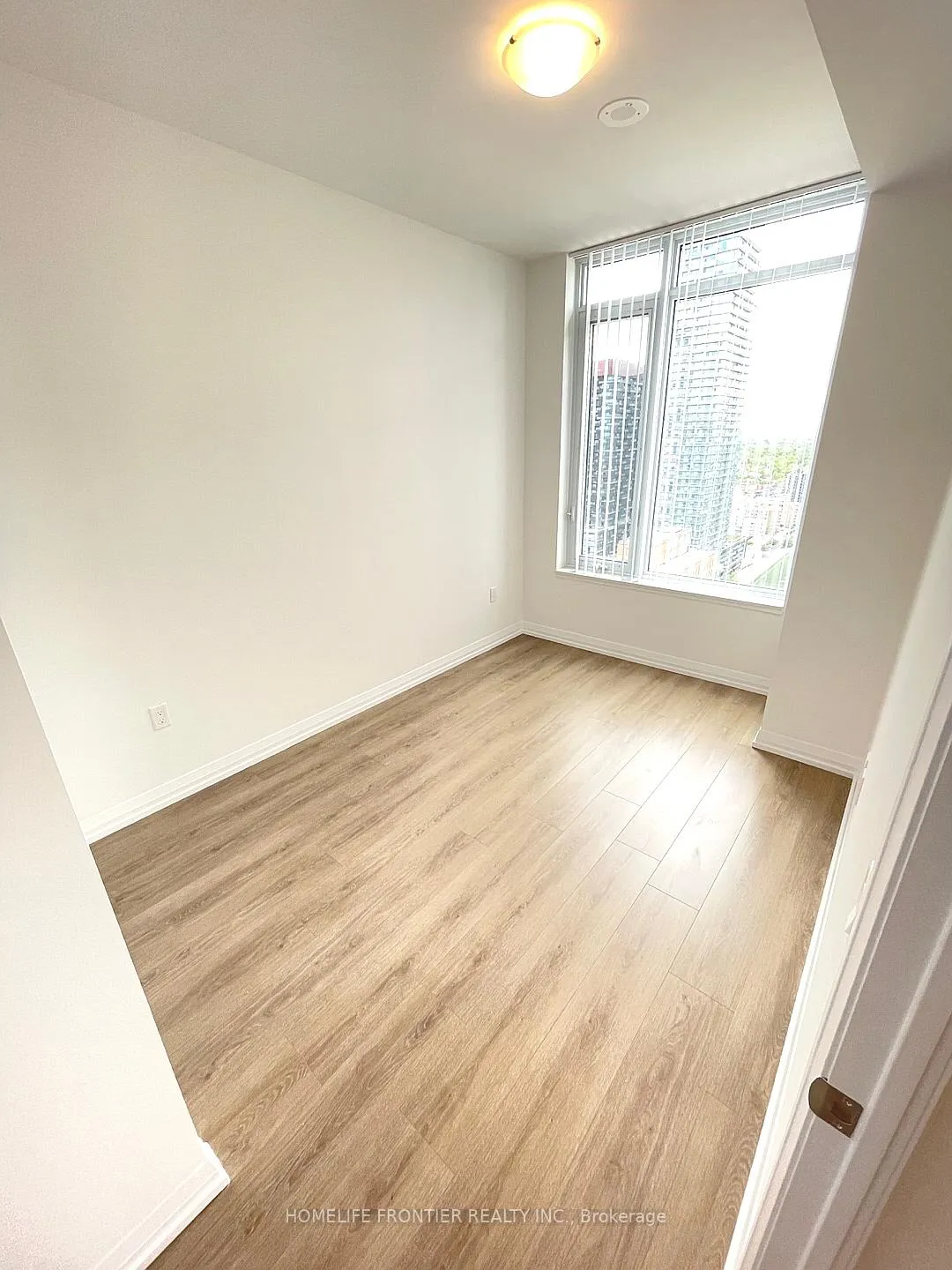 Photo 8 of Unit 3119, 50 Dunfield Avenue, Toronto, Mount Pleasant West — HOMEH