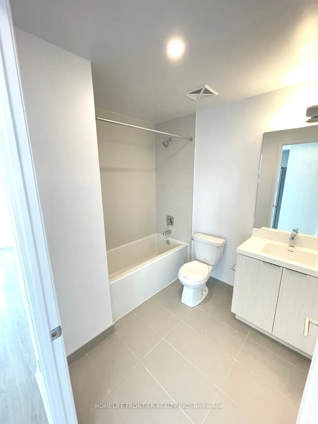 Photo 9 of Unit 3119, 50 Dunfield Avenue, Toronto, Mount Pleasant West — HOMEH