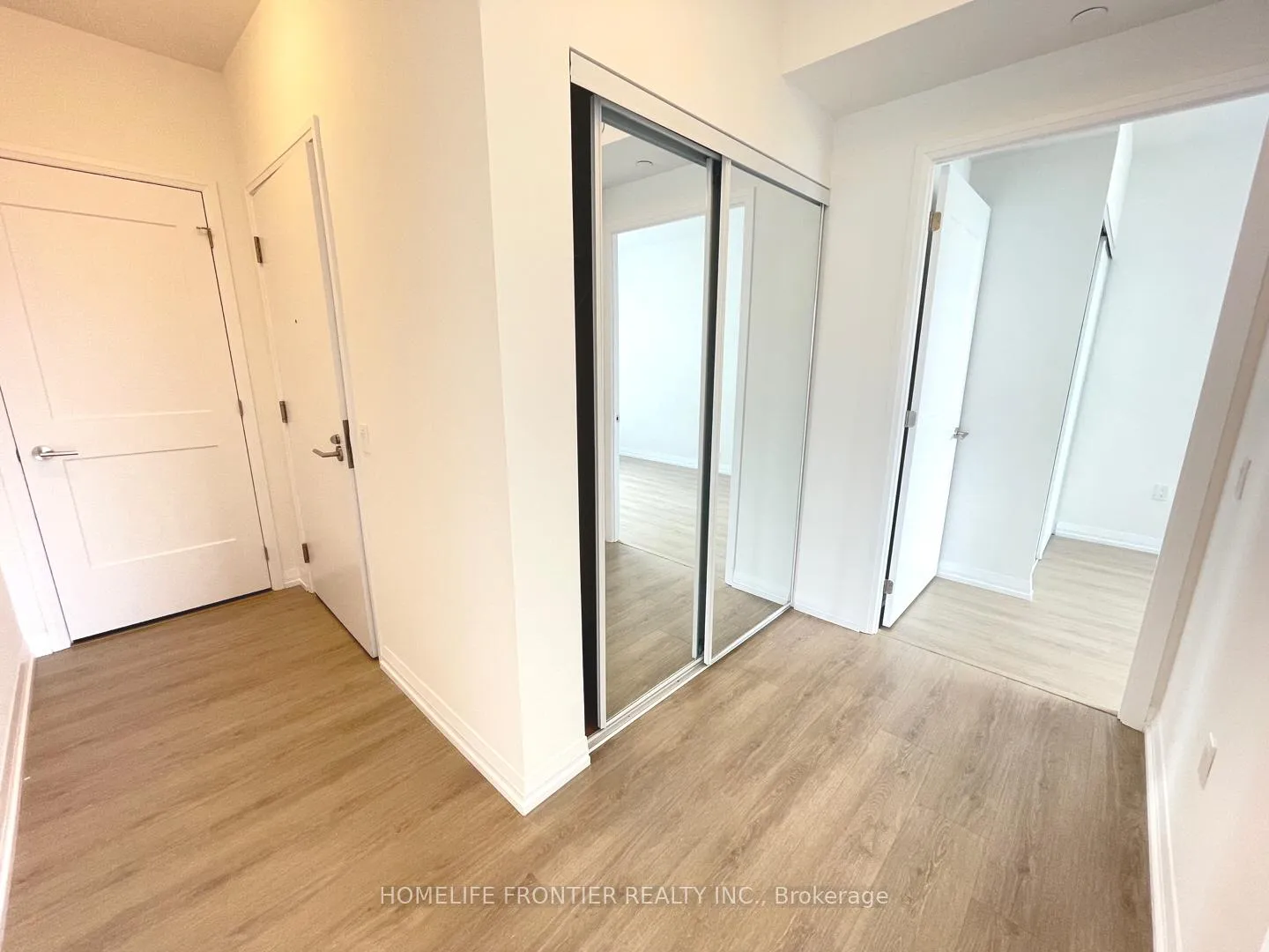 Photo 10 of Unit 3119, 50 Dunfield Avenue, Toronto, Mount Pleasant West — HOMEH