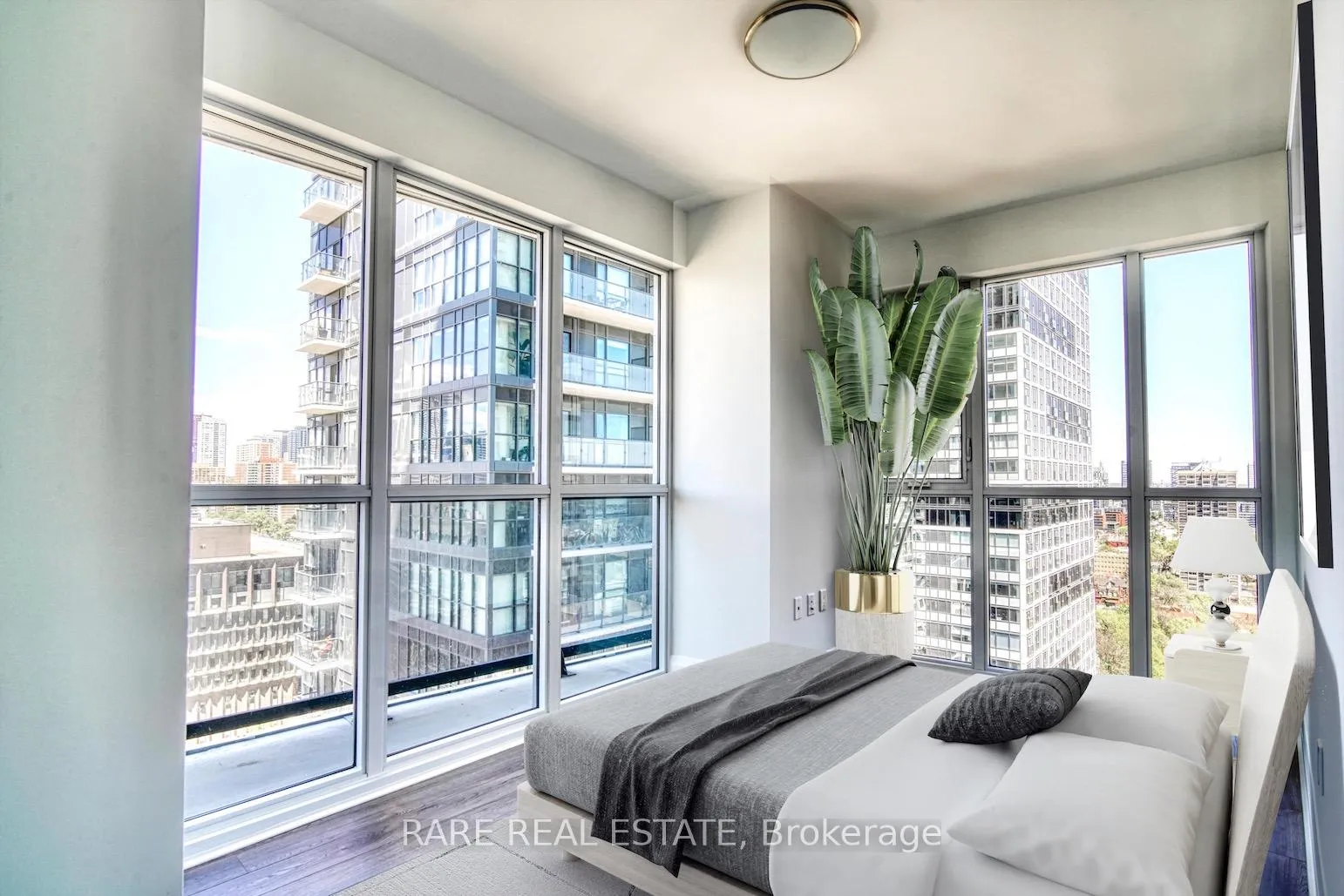 Photo 3 of Unit 2109, 77 Mutual Street, Toronto, Church-Yonge Corridor — HOMEH