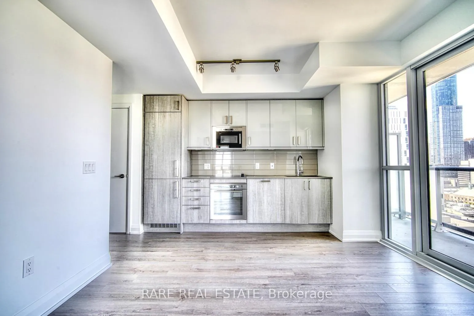 Photo 5 of Unit 2109, 77 Mutual Street, Toronto, Church-Yonge Corridor — HOMEH