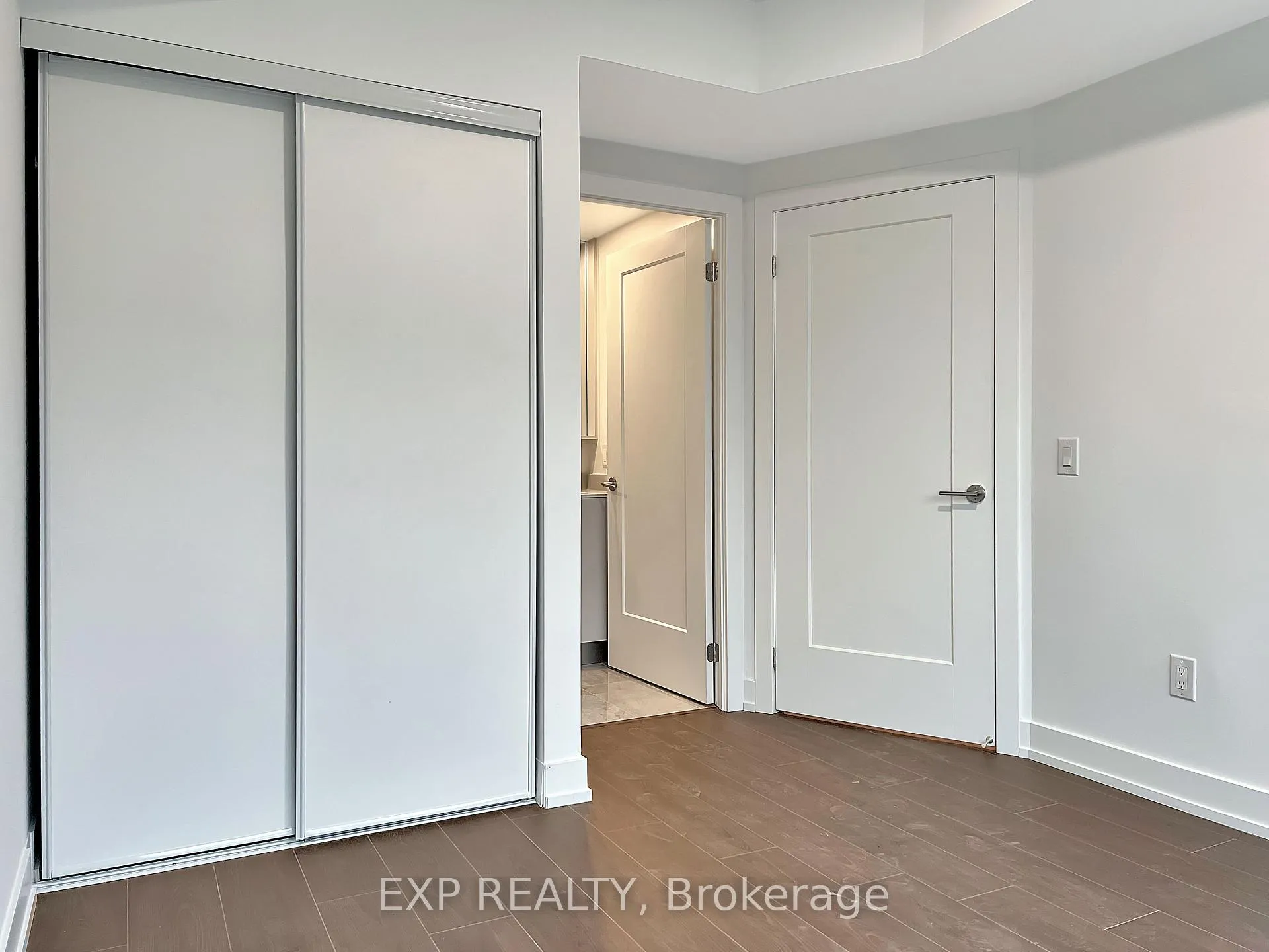 Photo 3 of Unit 317, 9 Clegg Road, Markham, Unionville — HOMEH
