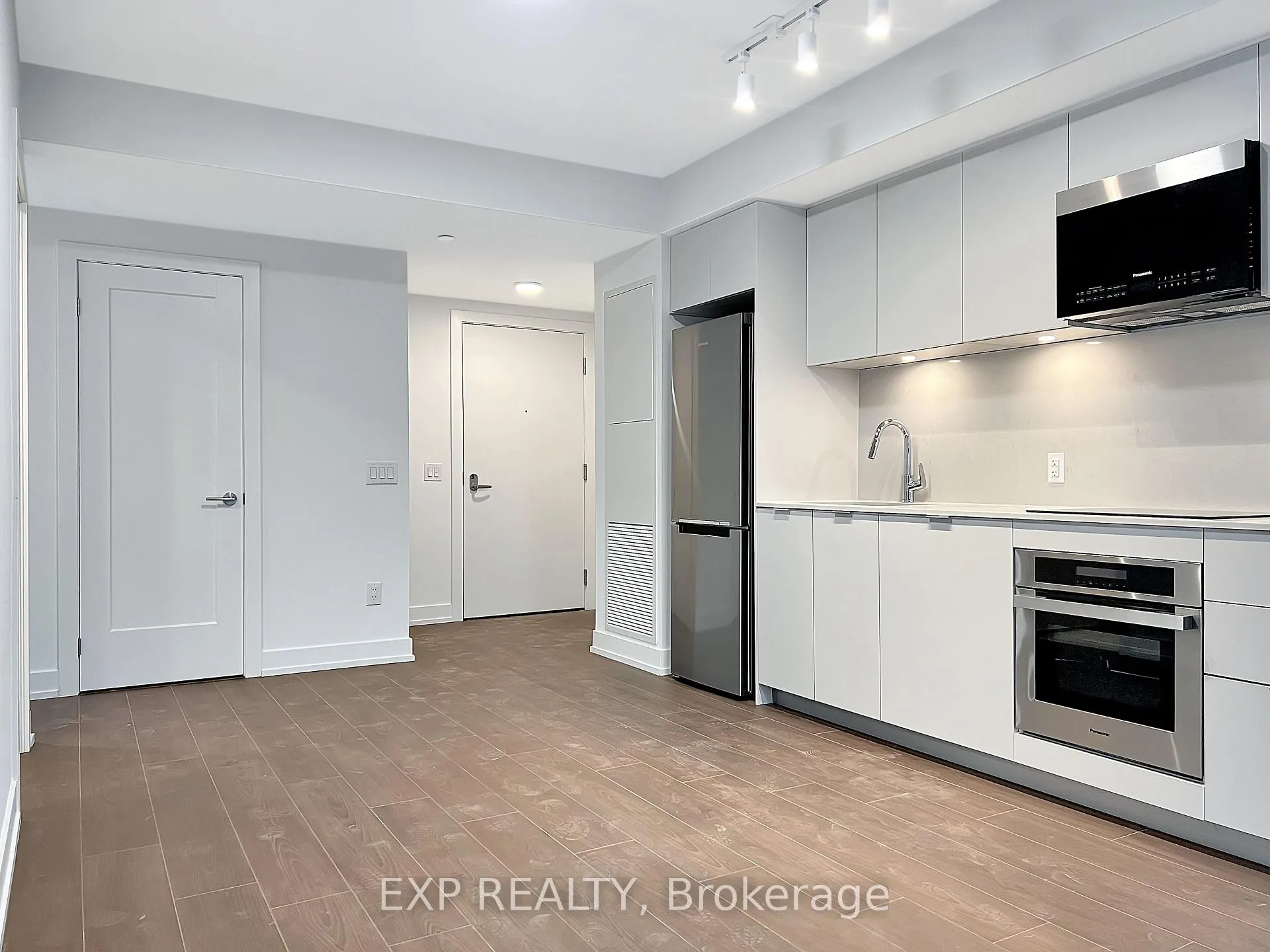 Photo 12 of Unit 317, 9 Clegg Road, Markham, Unionville — HOMEH