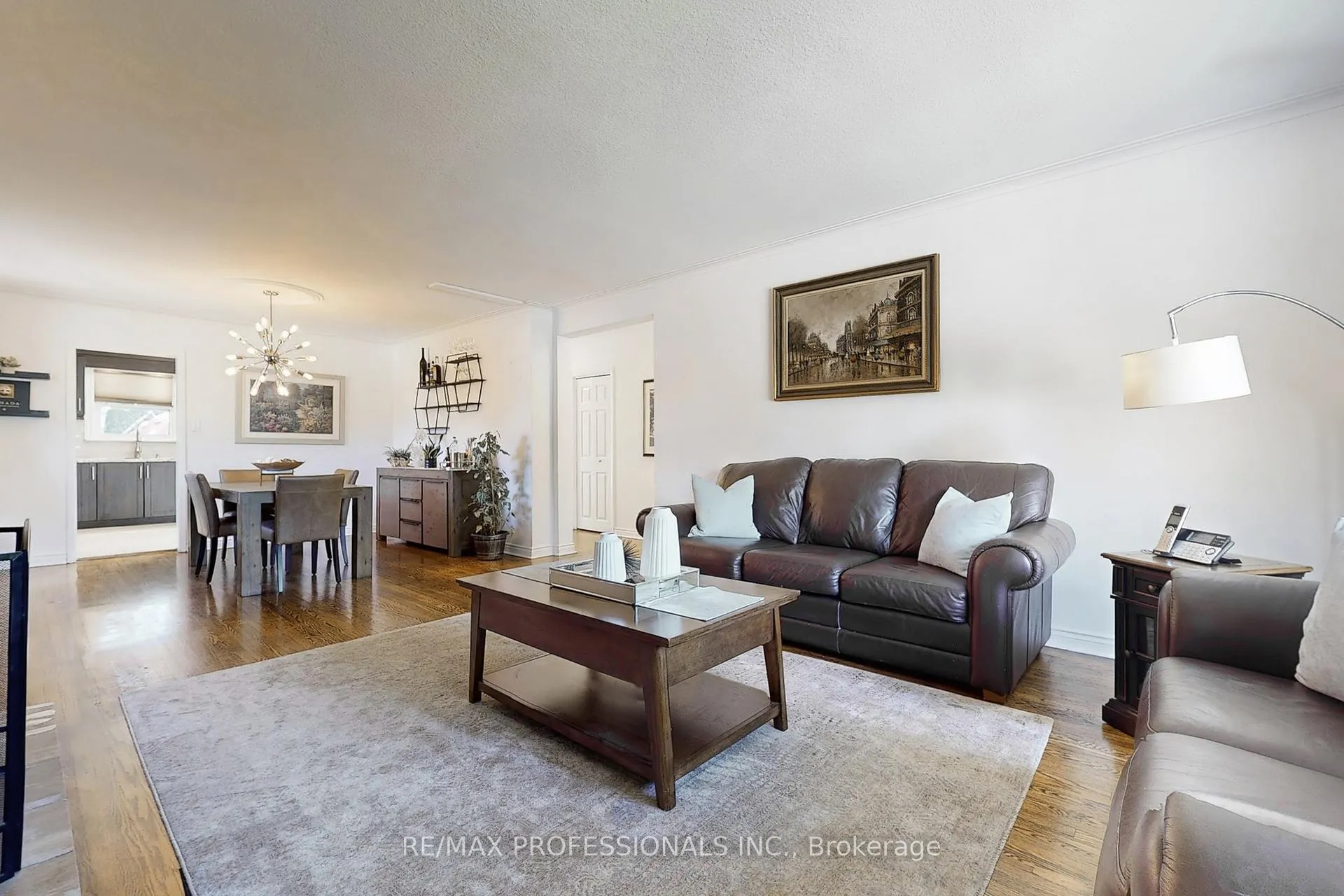 Photo 11 of 3 Hartsdale Drive, Etobicoke, Willowridge-Martingrove-Richview — HOMEH