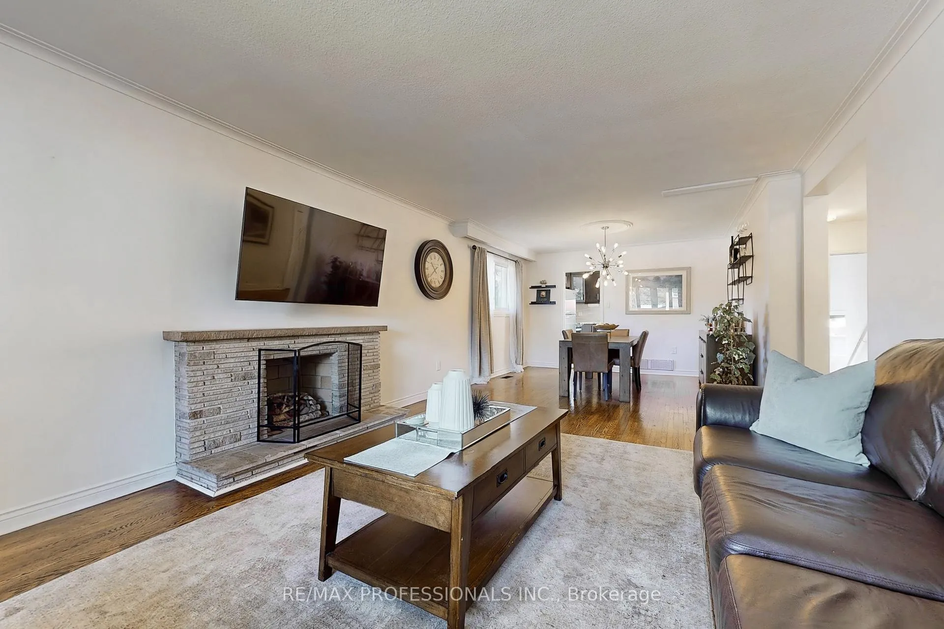 Photo 12 of 3 Hartsdale Drive, Etobicoke, Willowridge-Martingrove-Richview — HOMEH