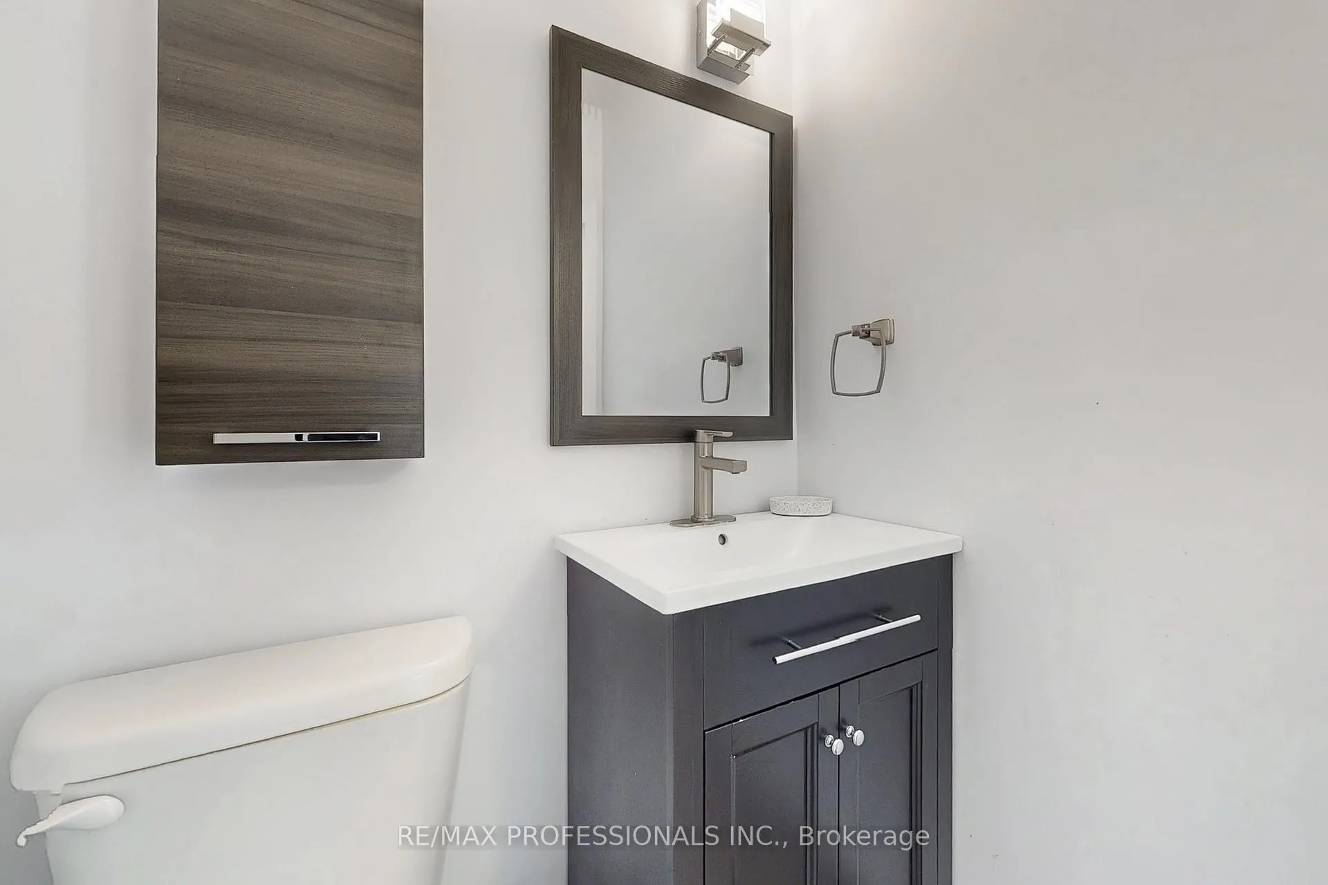 Photo 17 of 3 Hartsdale Drive, Etobicoke, Willowridge-Martingrove-Richview — HOMEH