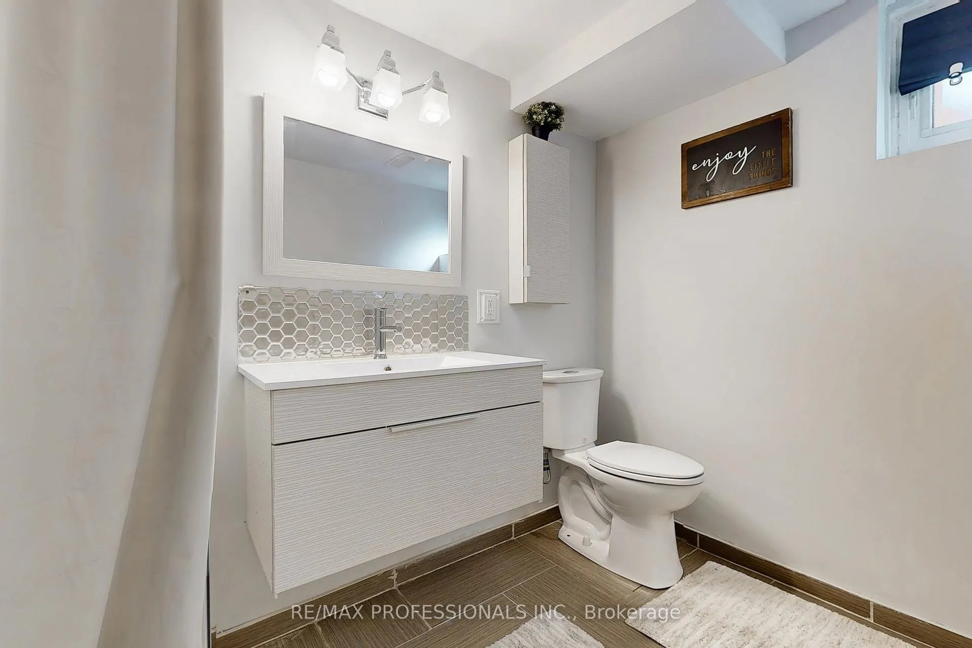 Photo 20 of 3 Hartsdale Drive, Etobicoke, Willowridge-Martingrove-Richview — HOMEH