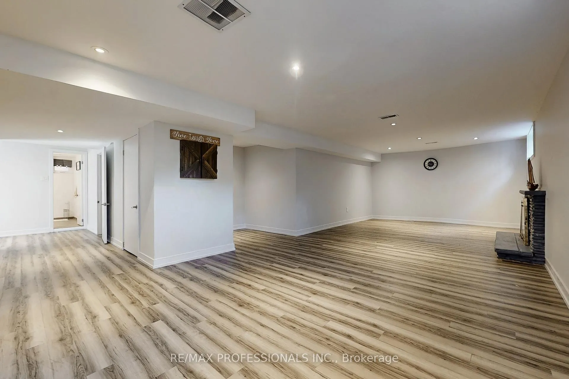 Photo 23 of 3 Hartsdale Drive, Etobicoke, Willowridge-Martingrove-Richview — HOMEH