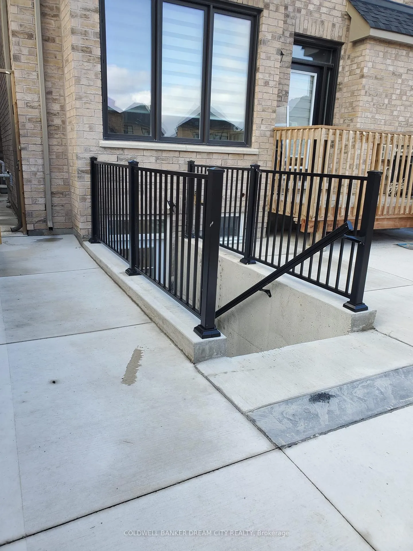 Photo 3 of Unit (BSMT), 1488 Kitchen Court, Milton, Walker — HOMEH