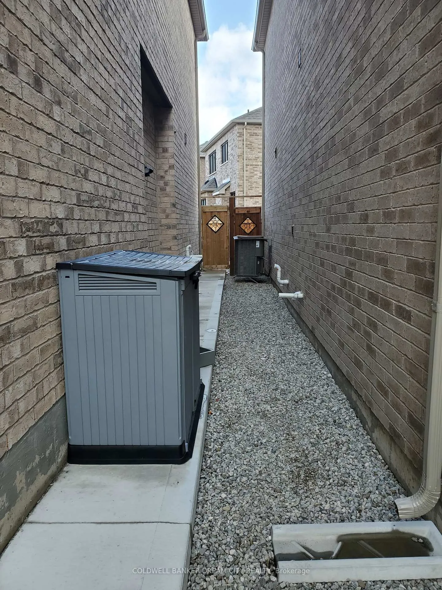 Photo 5 of Unit (BSMT), 1488 Kitchen Court, Milton, Walker — HOMEH