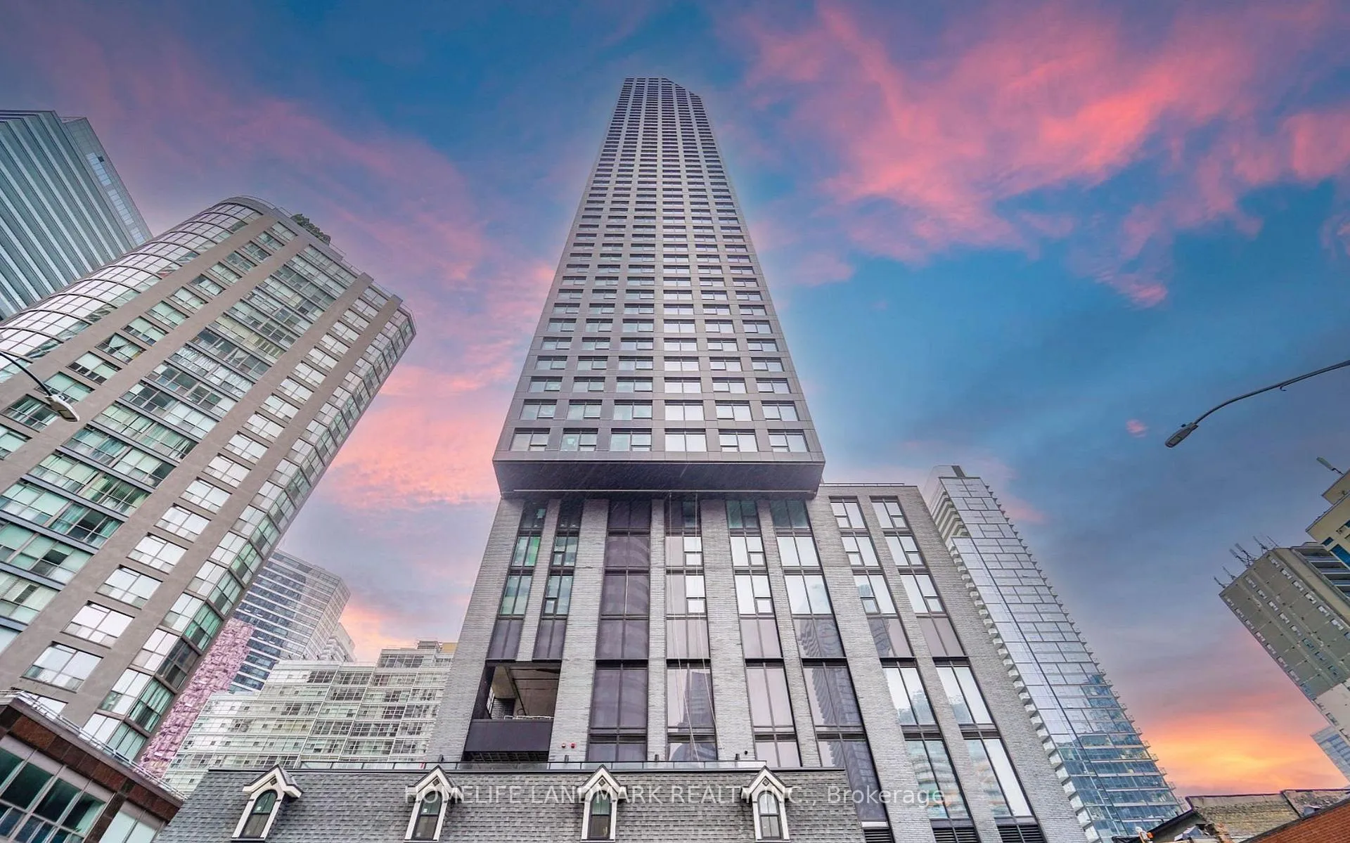Front of Unit 2806, 8 Wellesley Street W