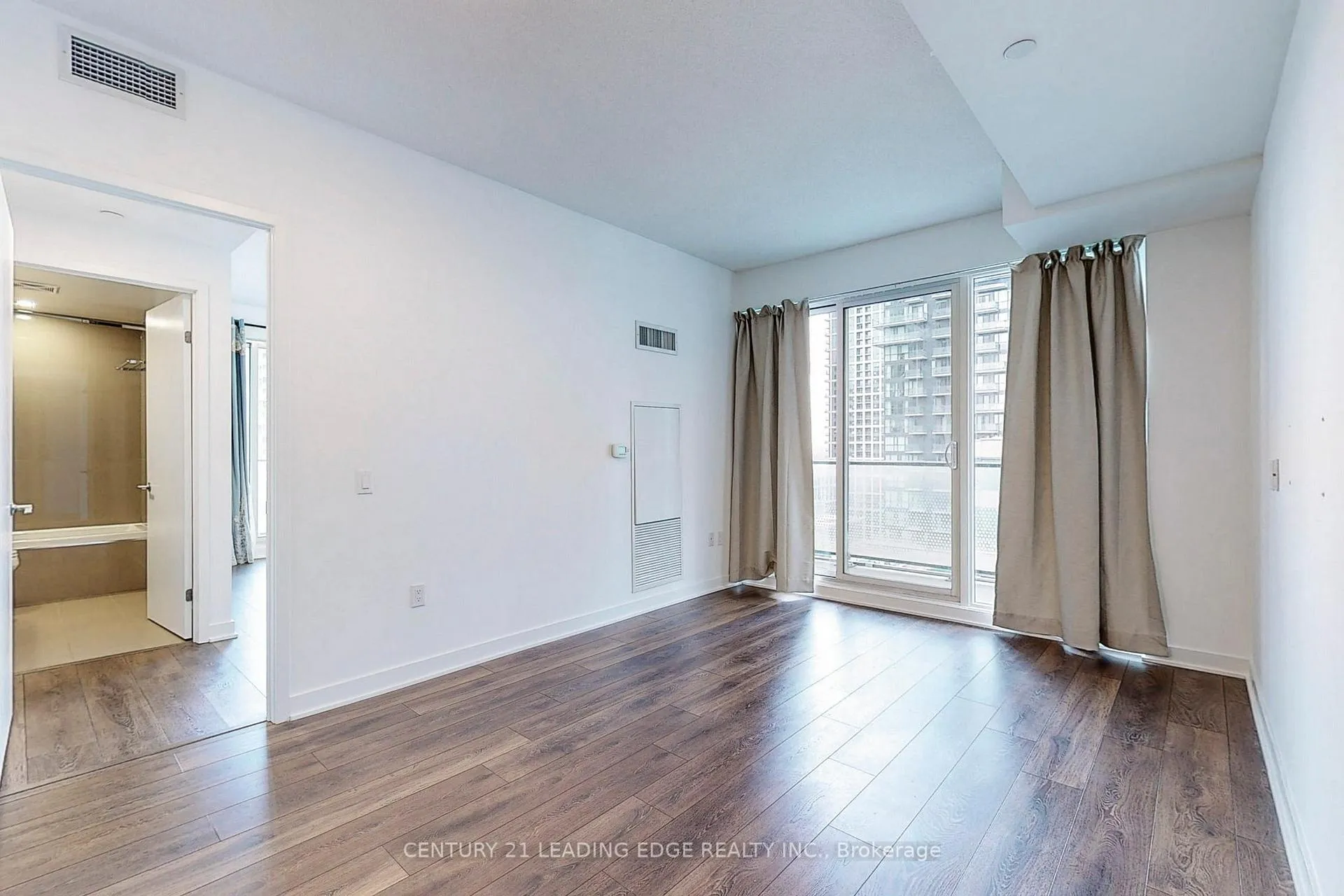 Photo 7 of Unit 2505, 125 Blue Jays Way, Toronto, Waterfront Communities — HOMEH