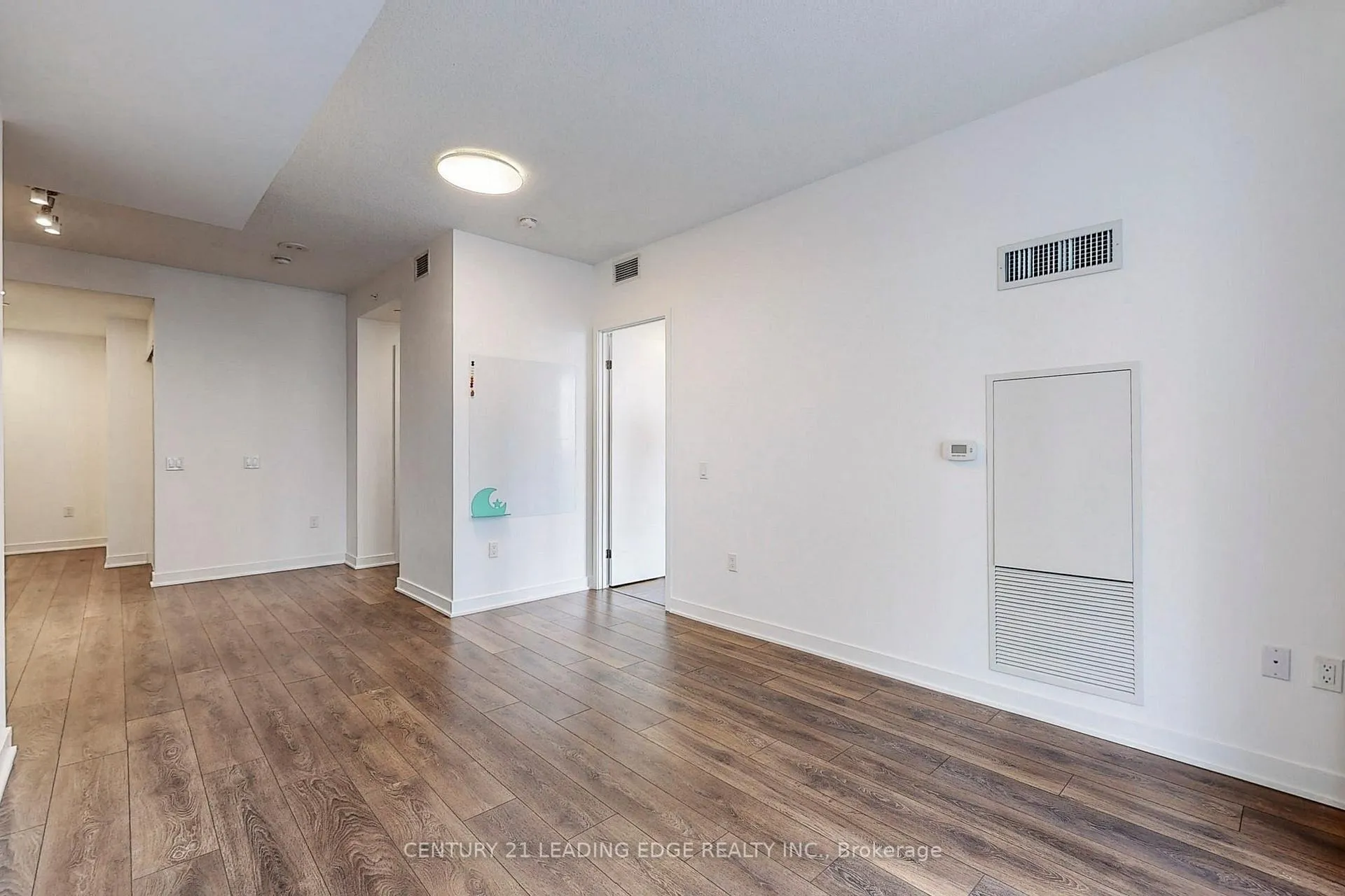 Photo 8 of Unit 2505, 125 Blue Jays Way, Toronto, Waterfront Communities — HOMEH