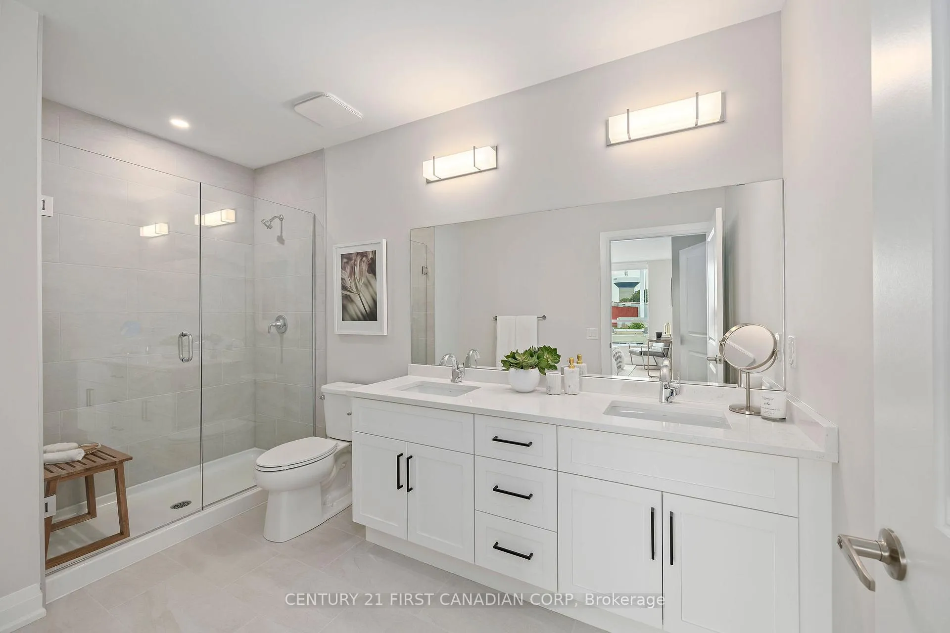 Photo 6 of Unit 906, 4286 King Street, Kitchener — HOMEH