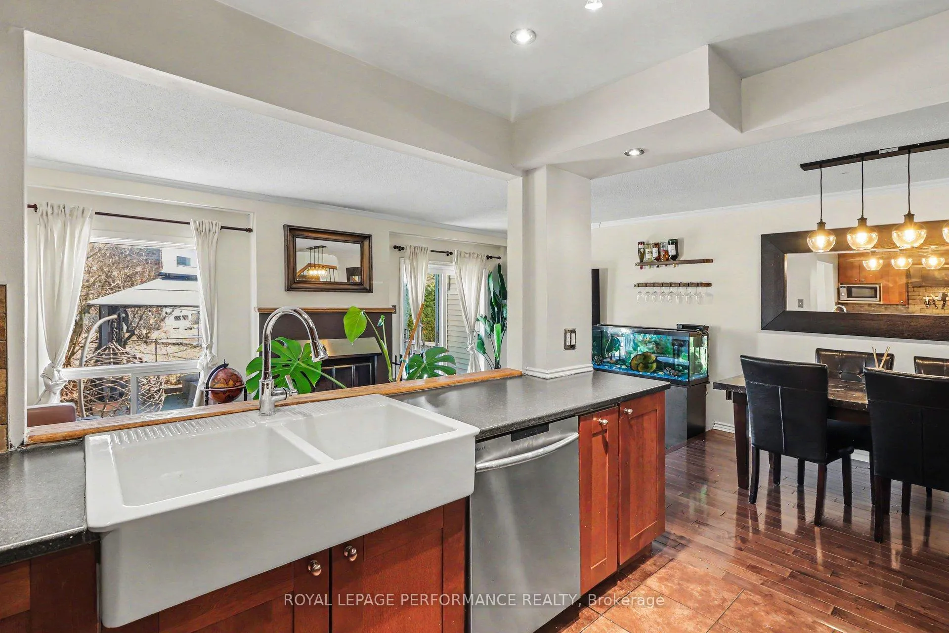 Photo 6 of 7004 Bilberry Drive, Ottawa, Convent Glen North — HOMEH
