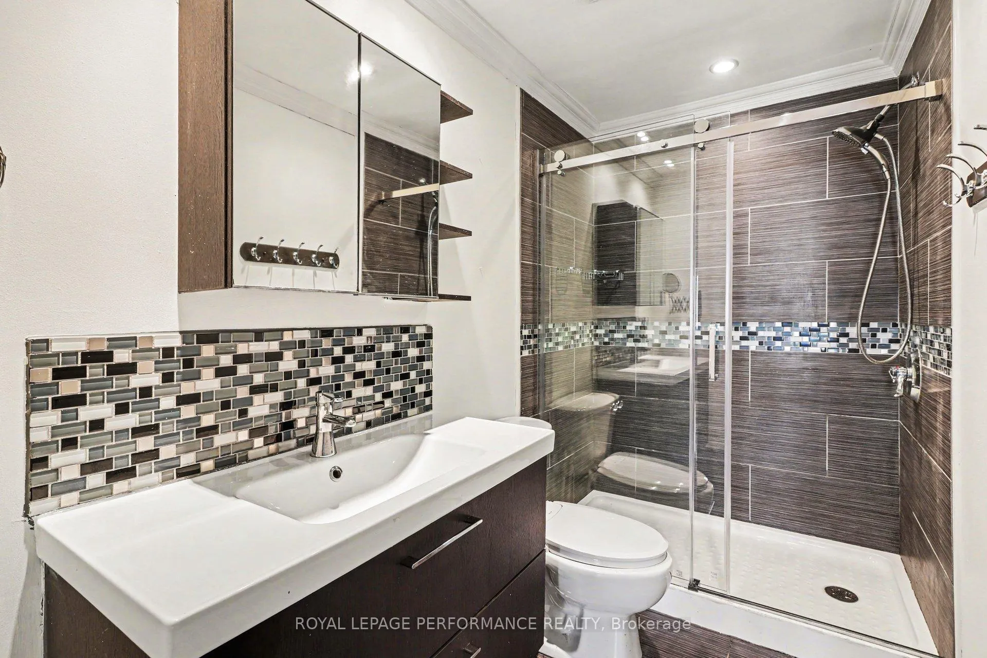 Photo 17 of 7004 Bilberry Drive, Ottawa, Convent Glen North — HOMEH