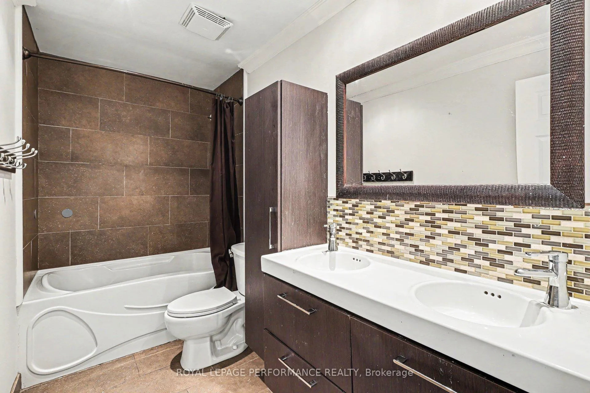 Photo 24 of 7004 Bilberry Drive, Ottawa, Convent Glen North — HOMEH