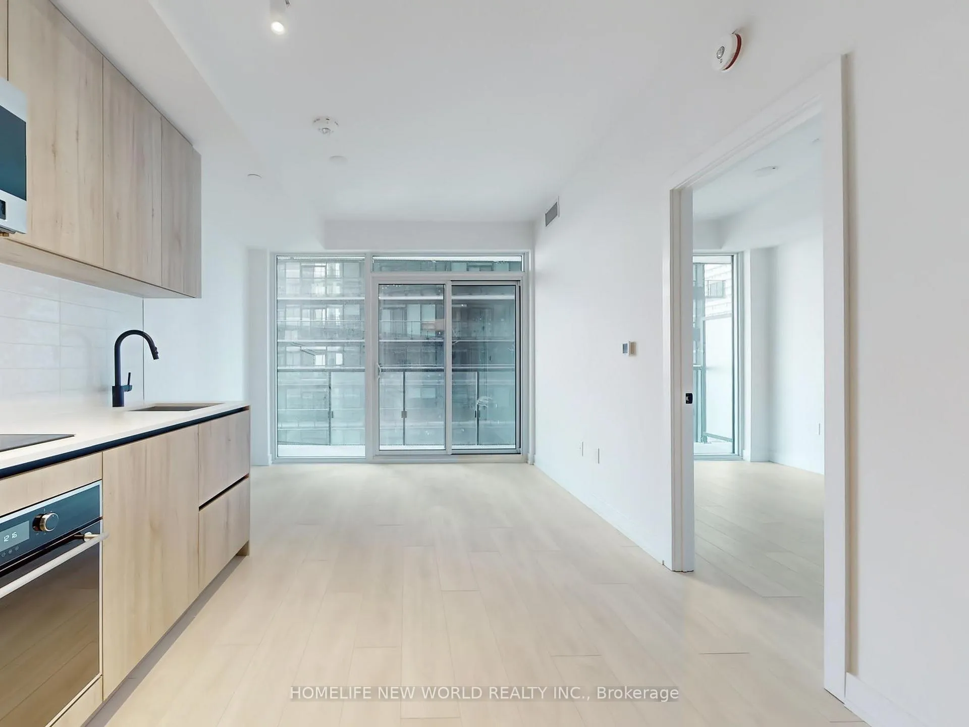 Photo 2 of Unit 2113, 117 Broadway Avenue, Toronto, Mount Pleasant West — HOMEH
