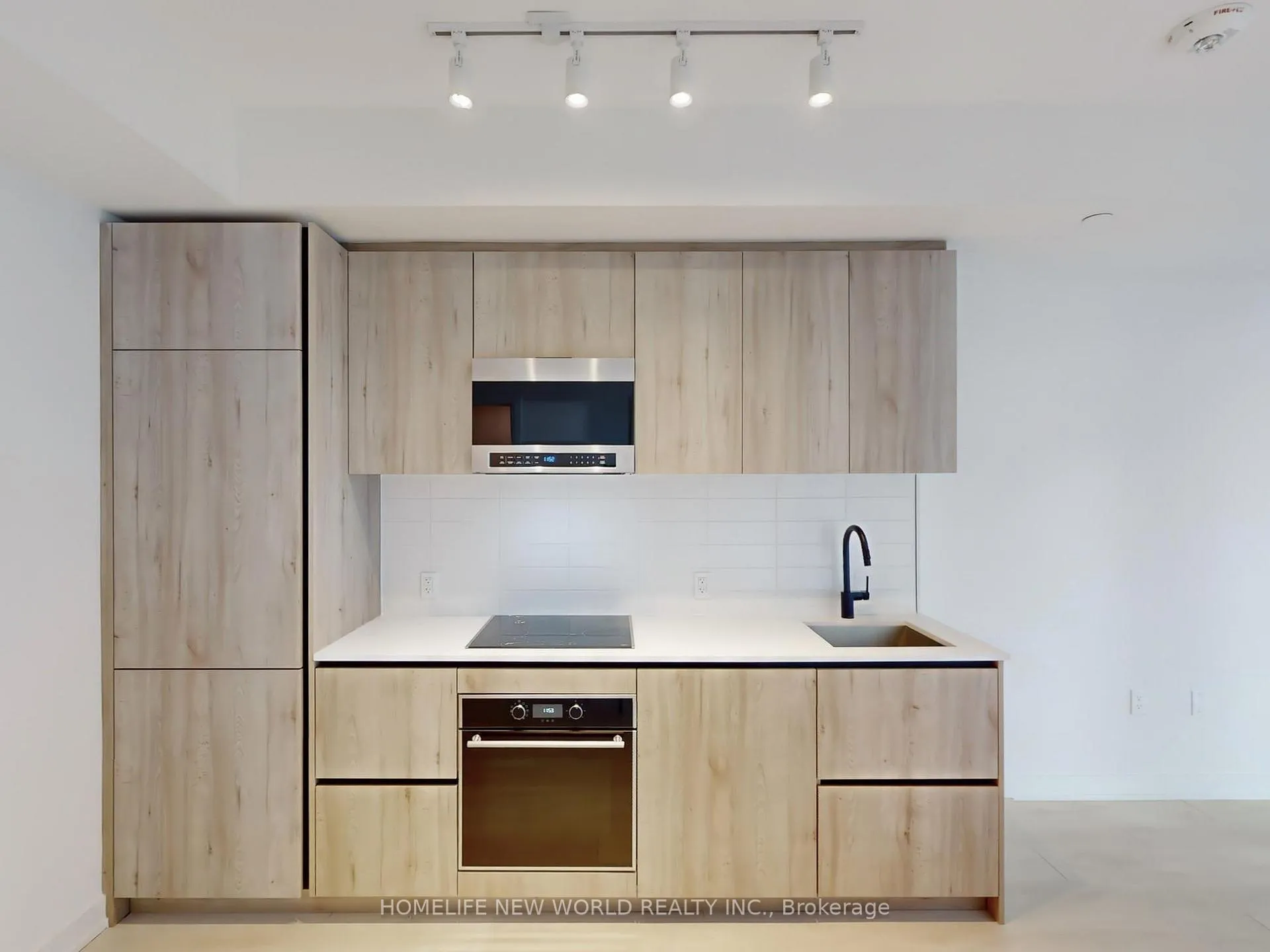 Photo 4 of Unit 2113, 117 Broadway Avenue, Toronto, Mount Pleasant West — HOMEH
