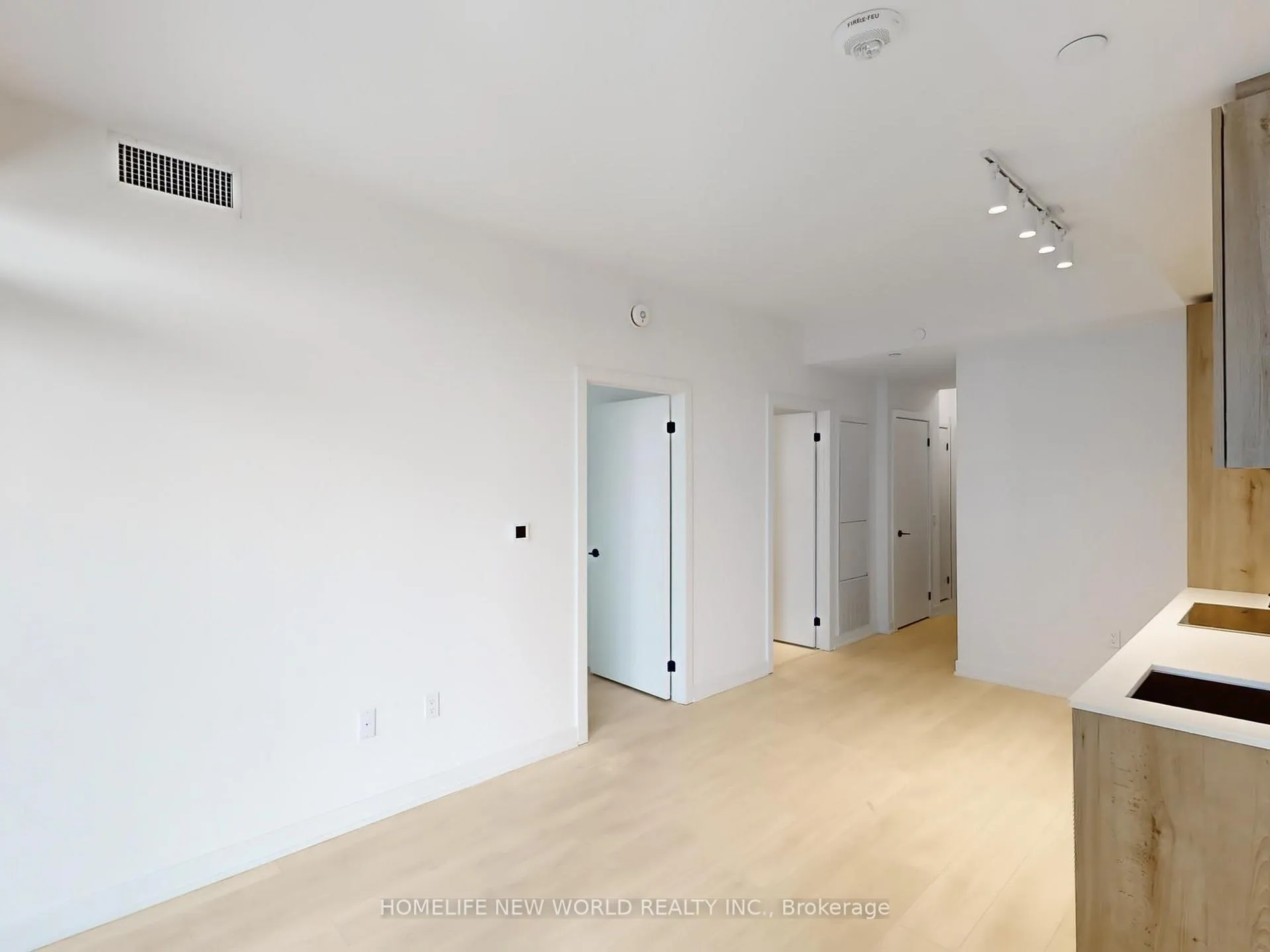 Photo 10 of Unit 2113, 117 Broadway Avenue, Toronto, Mount Pleasant West — HOMEH