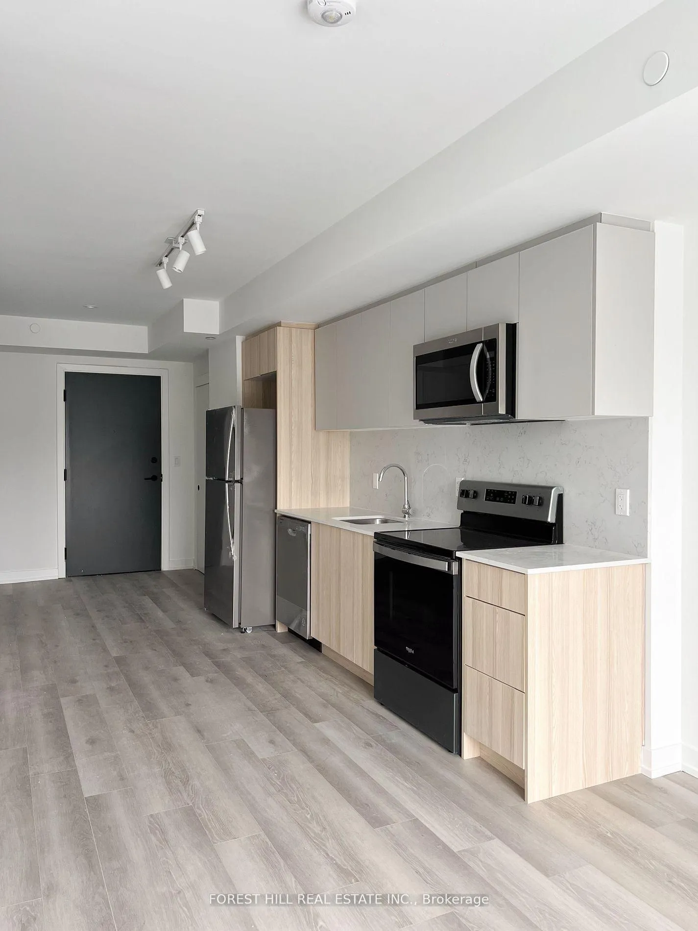 Photo 5 of Unit 604, 2000 Bathurst Street, Toronto, Humewood-Cedarvale — HOMEH