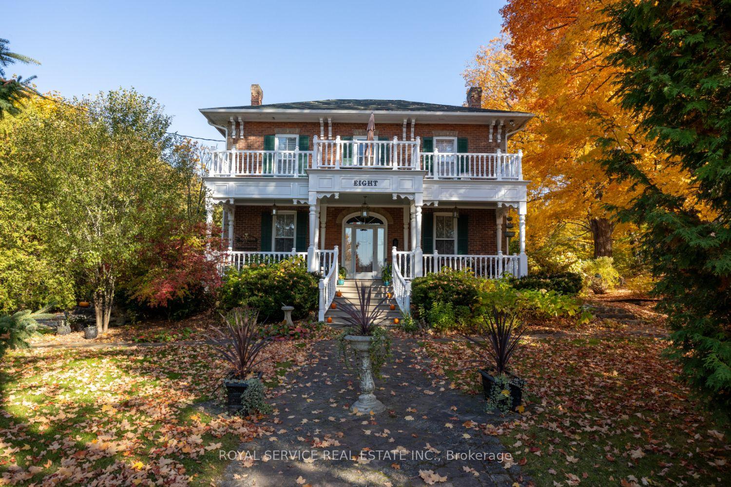 Front of 8 Gravel Road