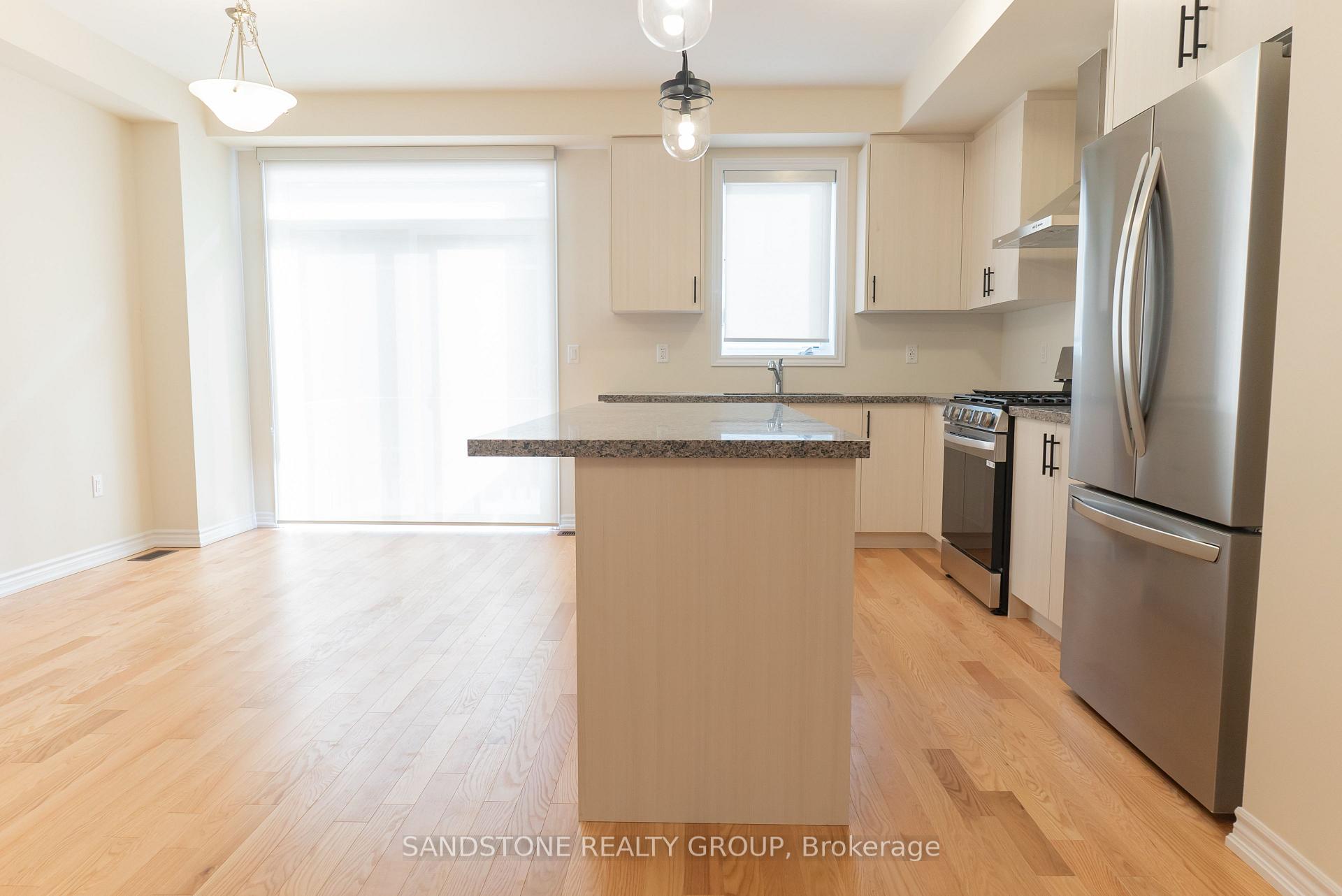 Photo 4 of 1424 Almonte Drive, Burlington, Tyandaga — HOMEH