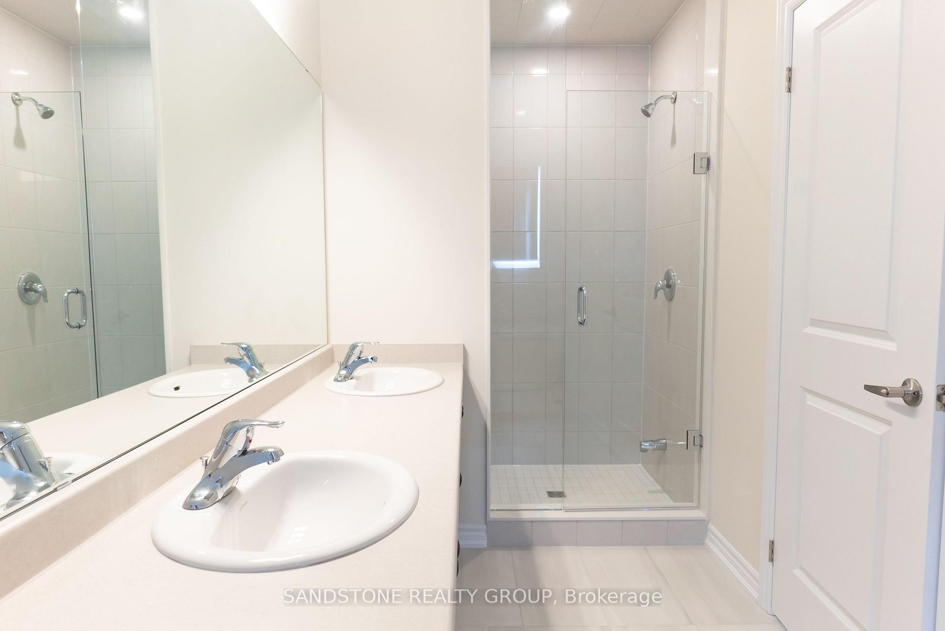Photo 5 of 1424 Almonte Drive, Burlington, Tyandaga — HOMEH