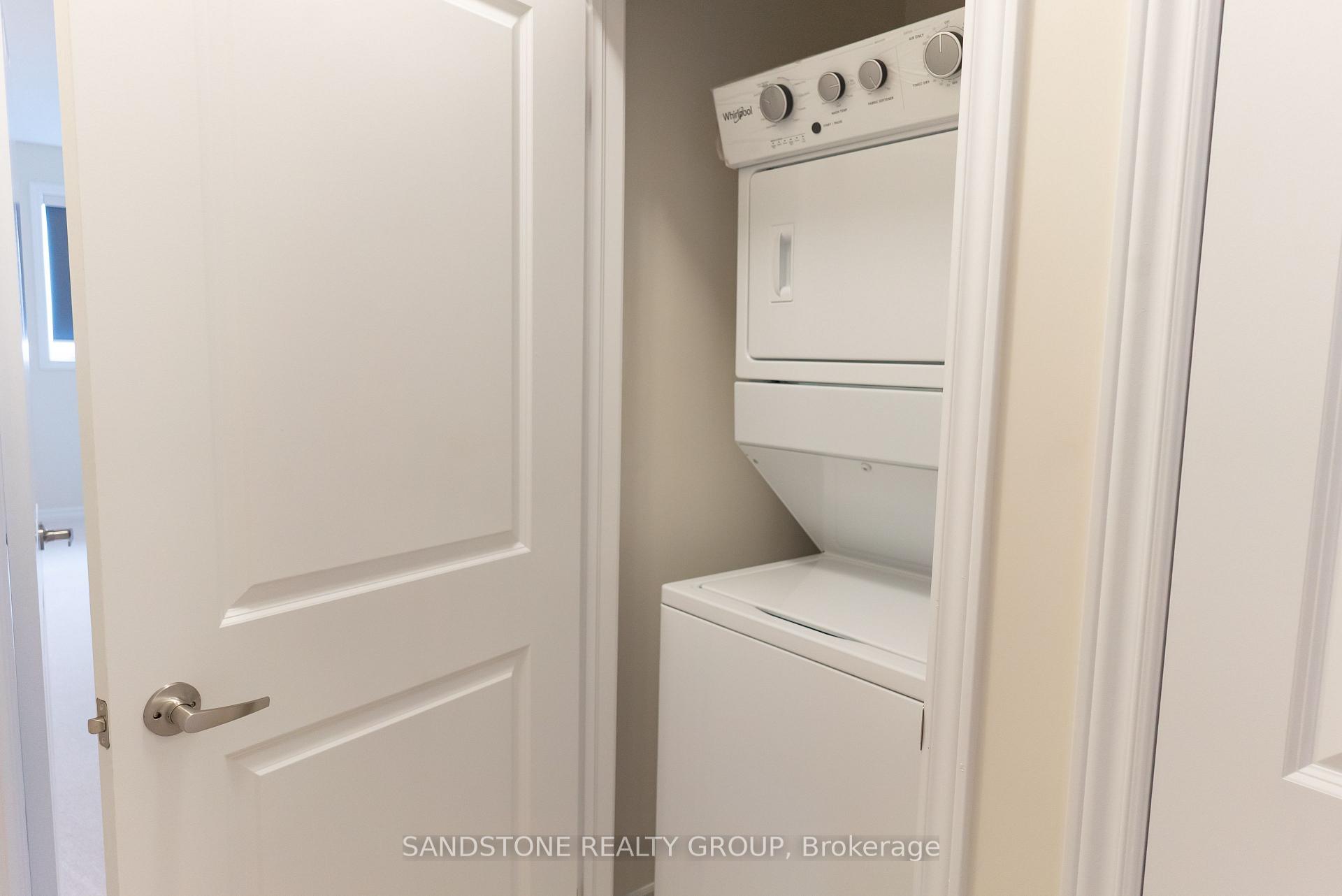 Photo 21 of 1424 Almonte Drive, Burlington, Tyandaga — HOMEH
